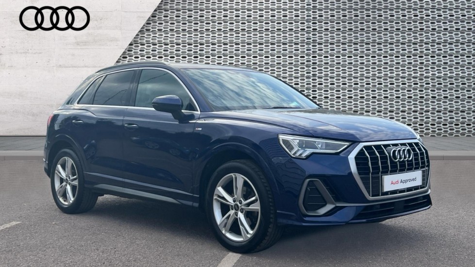 Audi Q3 listing photo