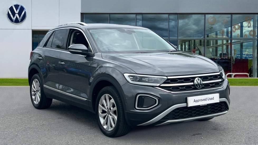 Volkswagen T-Roc listing photo