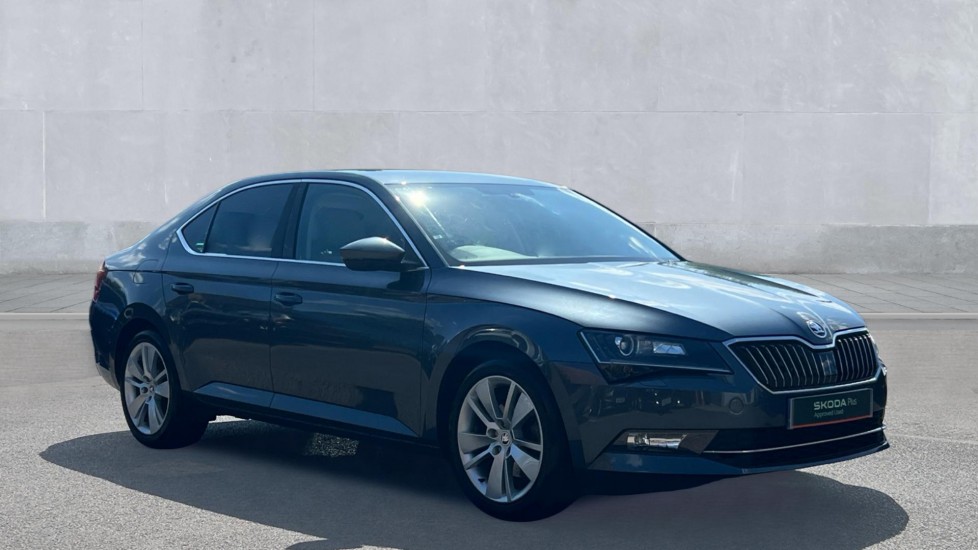 Skoda Superb listing photo