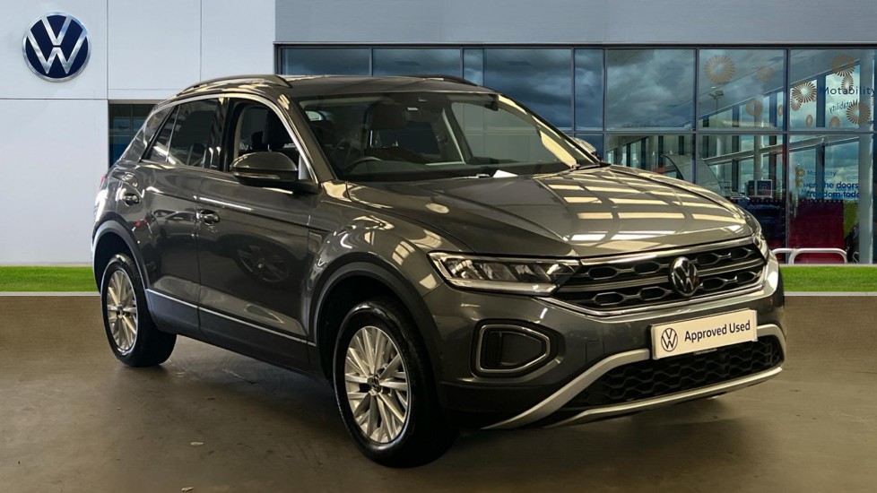 Volkswagen T-Roc listing photo