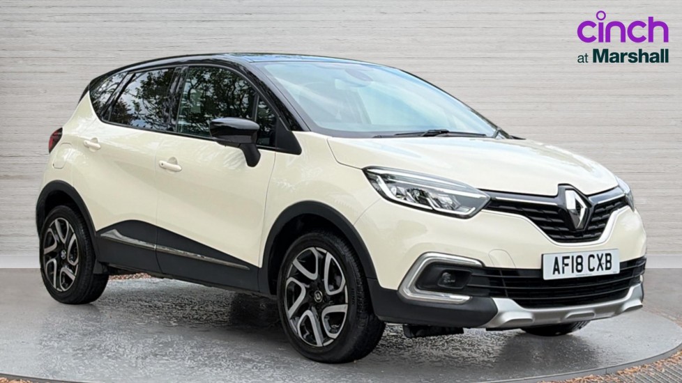 Renault Captur listing photo
