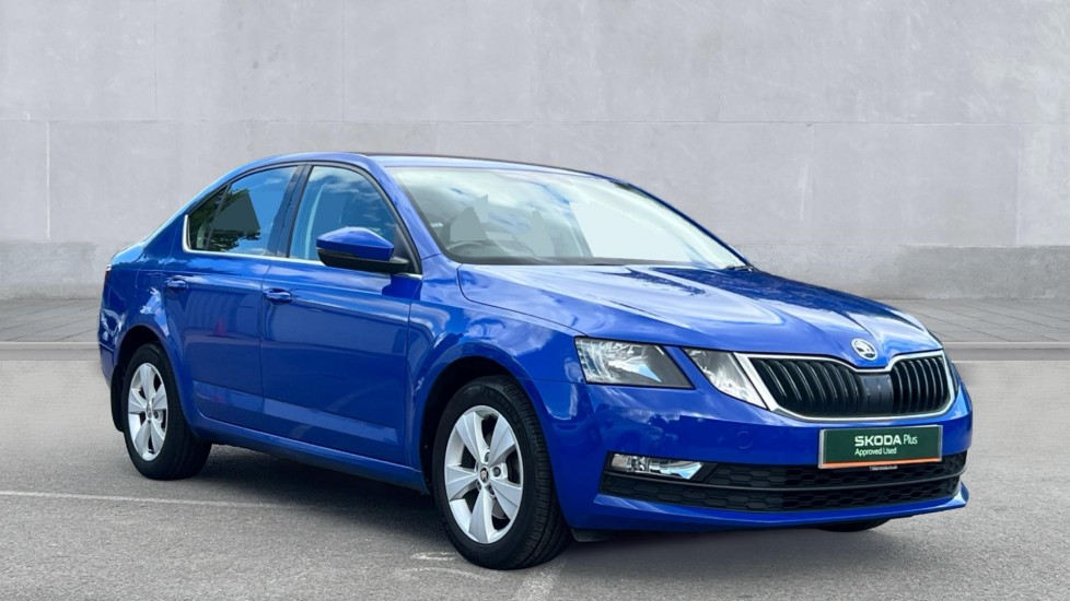 Skoda Octavia listing photo