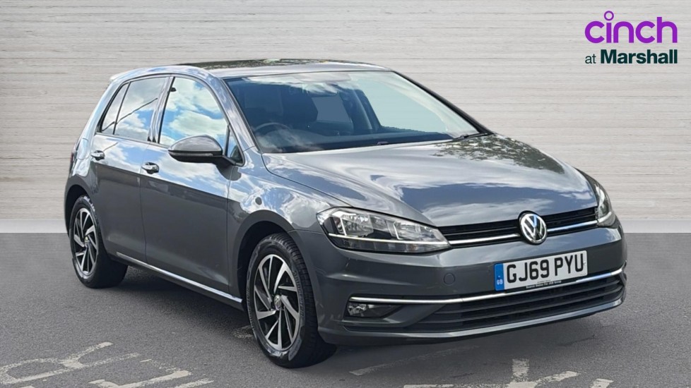 Volkswagen Golf listing photo