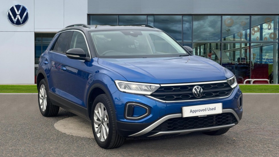 Volkswagen T-Roc listing photo