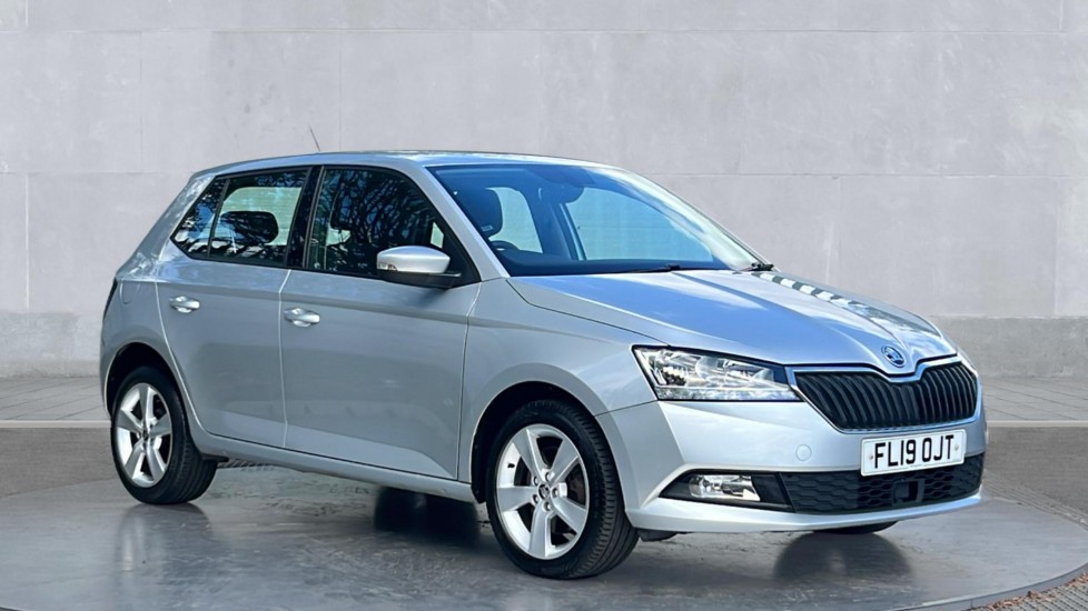 Skoda Fabia listing photo
