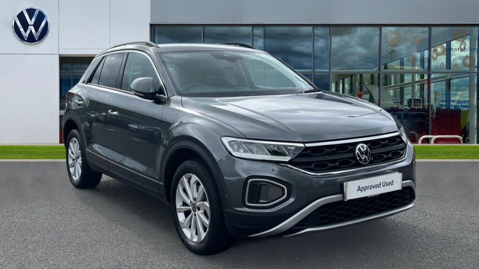 Volkswagen T-Roc listing photo