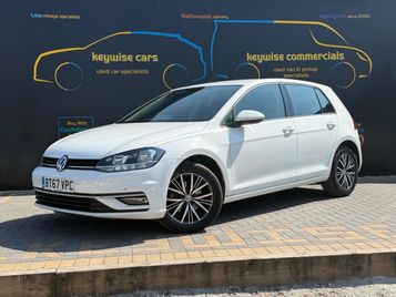 2017 VOLKSWAGEN GOLF 1.6 TDI SE EURO 6 S S 5DR 1 OWNER CRUISE CARPLAY... photo