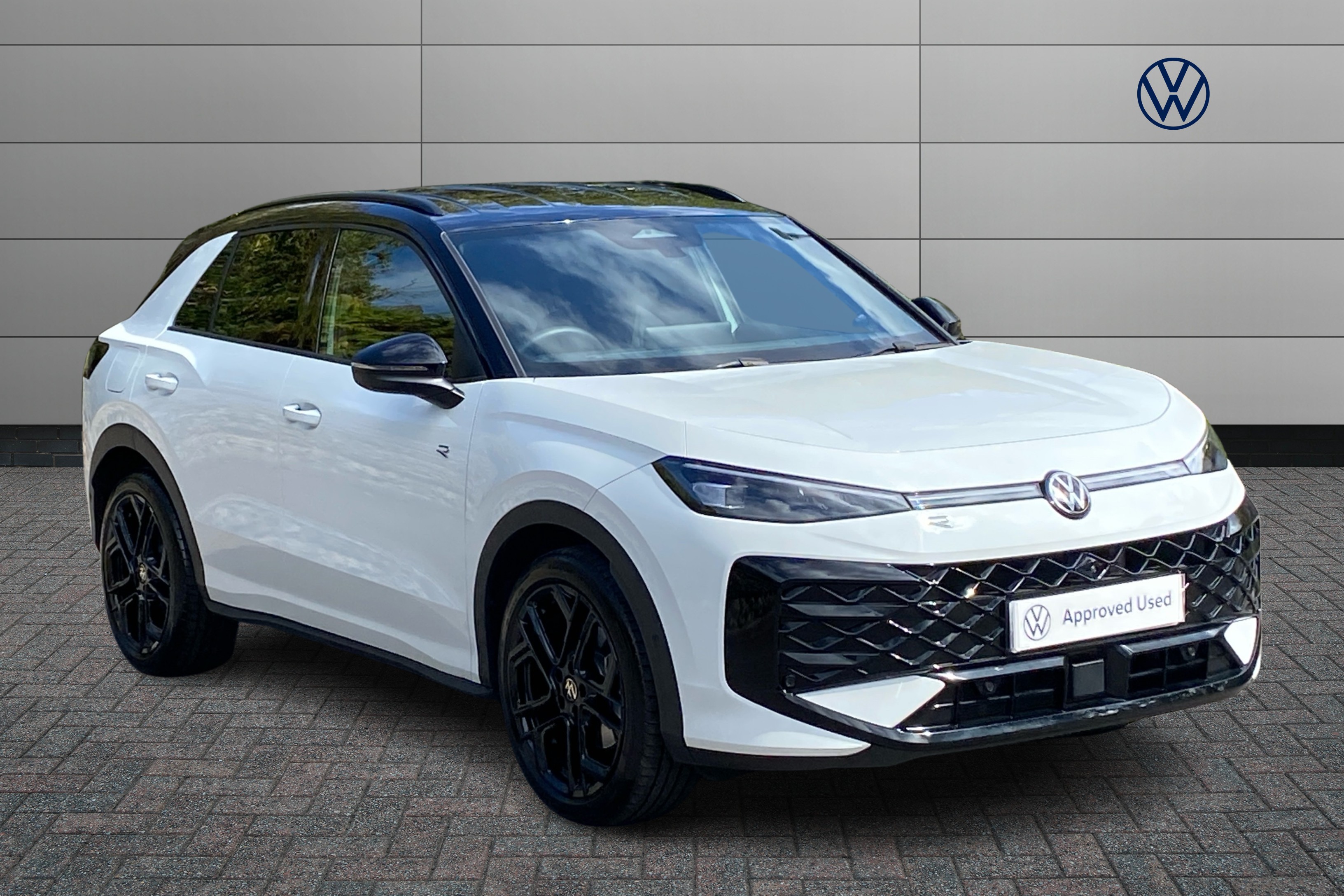 Volkswagen T-Roc listing photo
