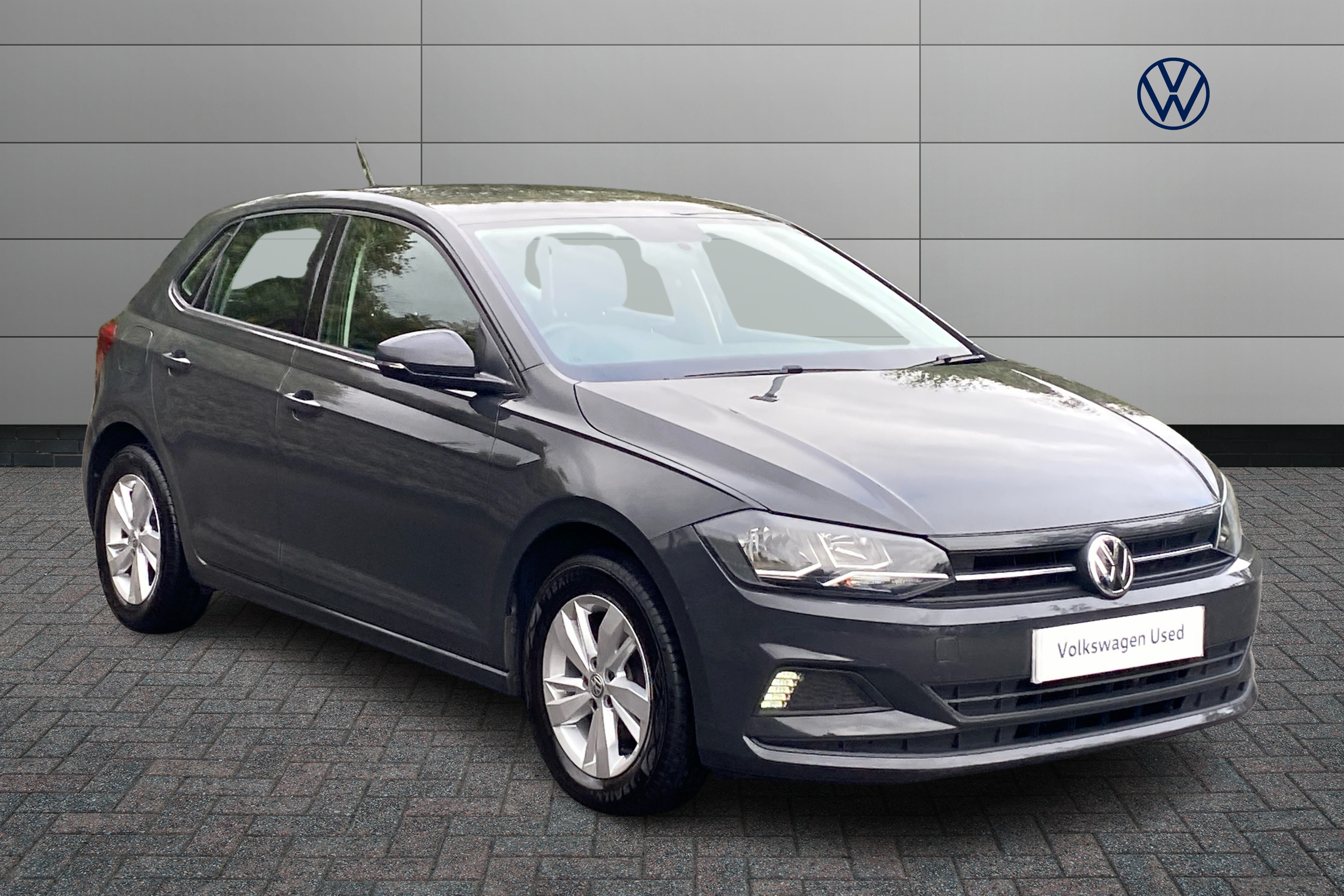 Volkswagen Polo listing photo