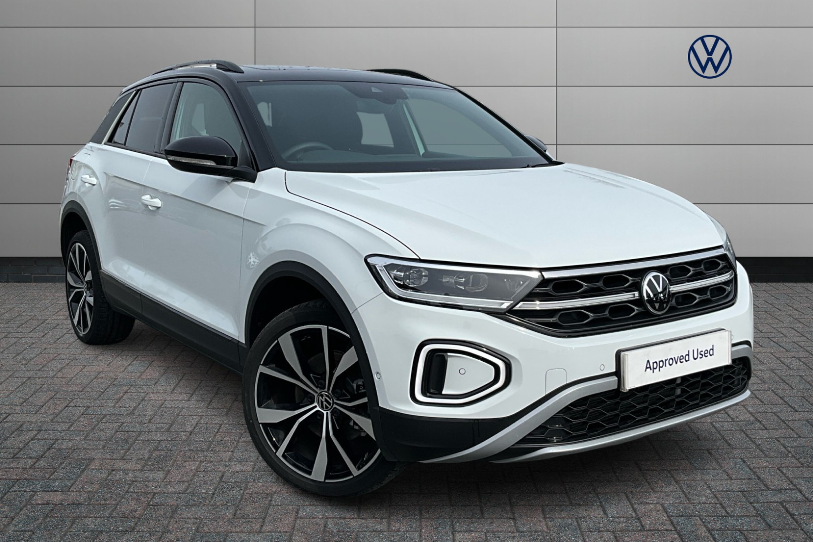 Volkswagen T-Roc listing photo