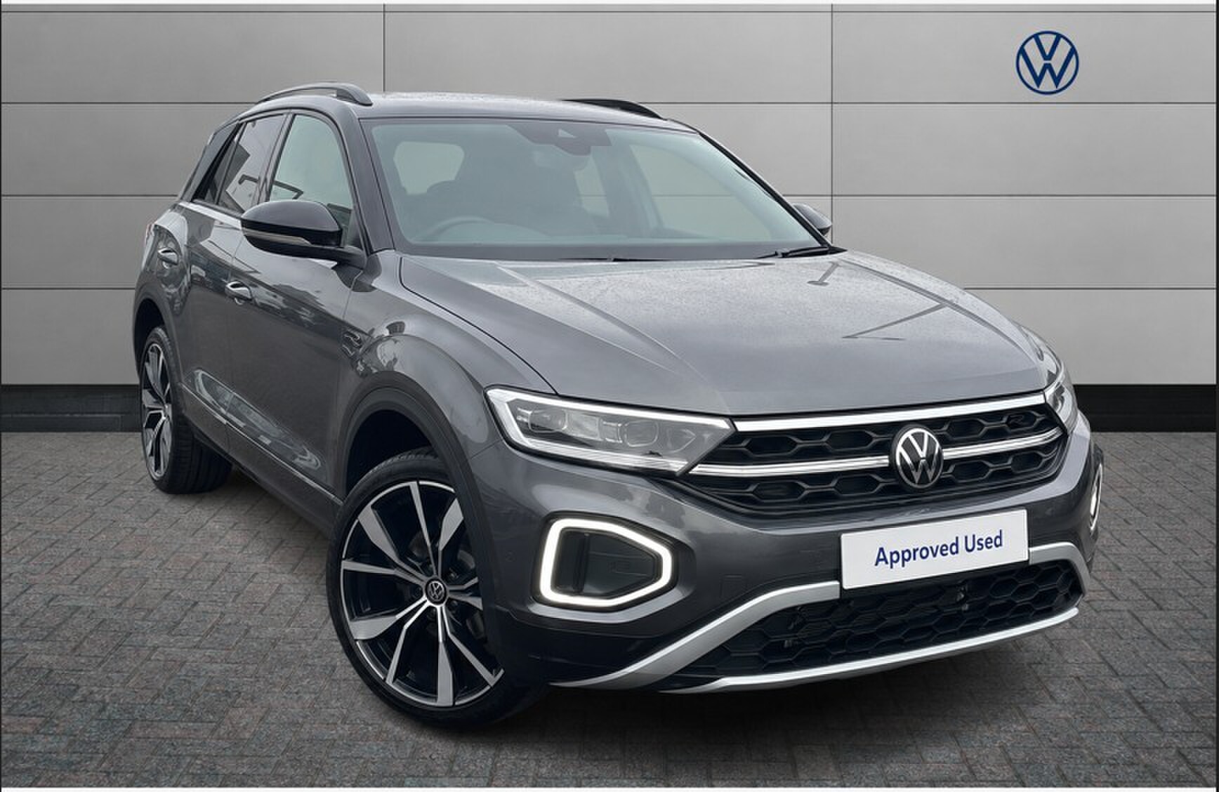 Volkswagen T-Roc listing photo