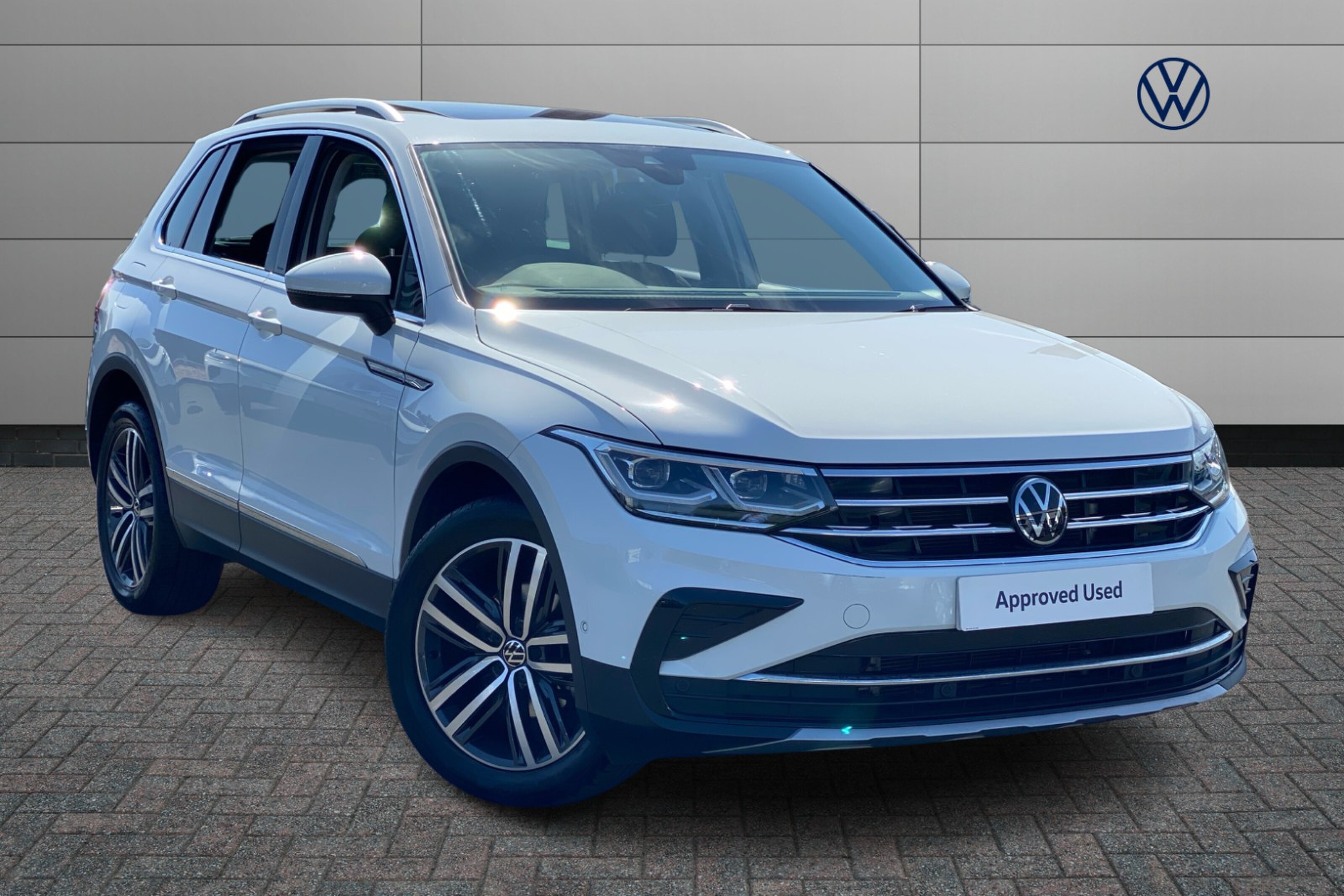 Volkswagen Tiguan listing photo