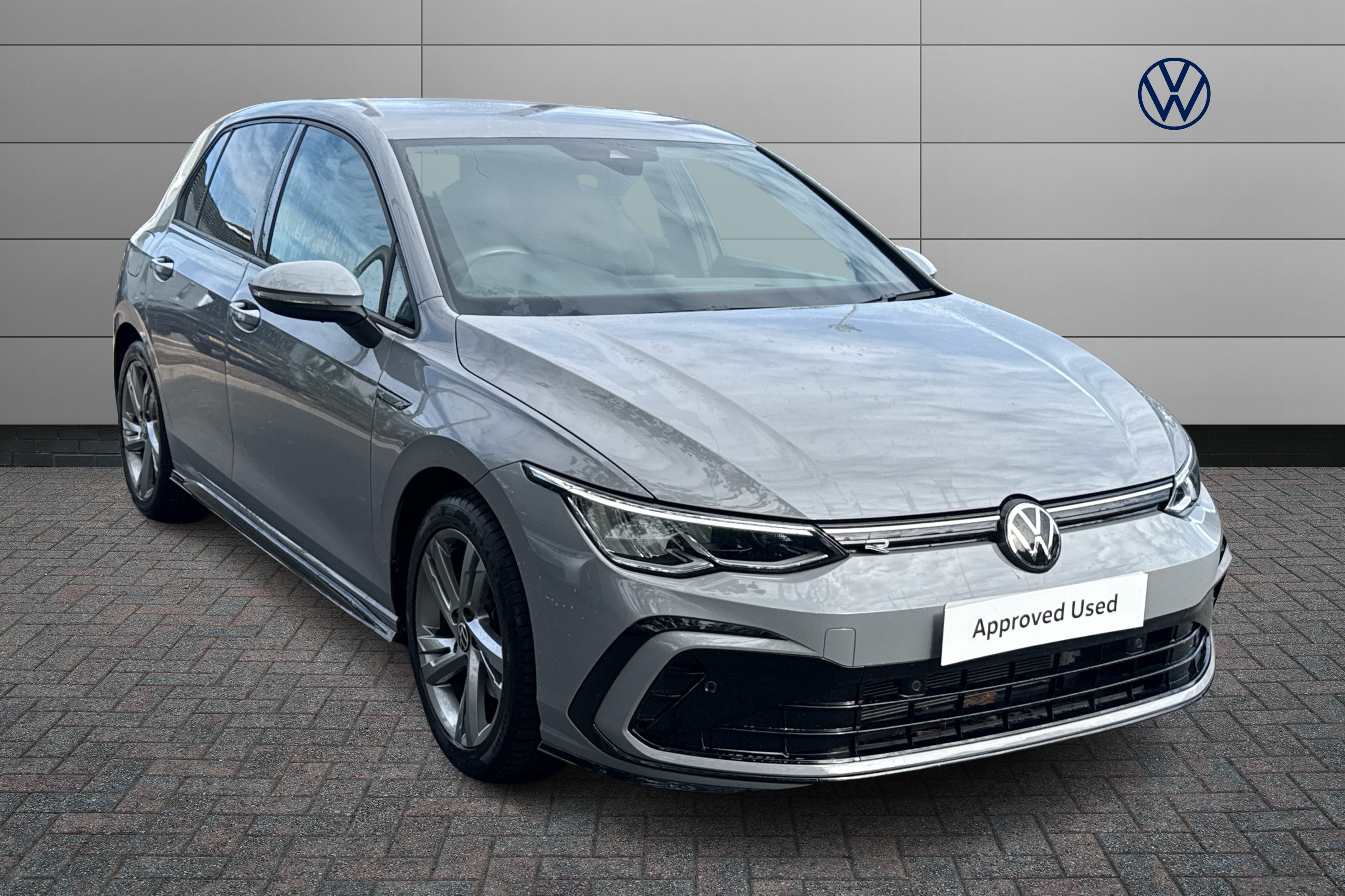 Volkswagen Golf listing photo