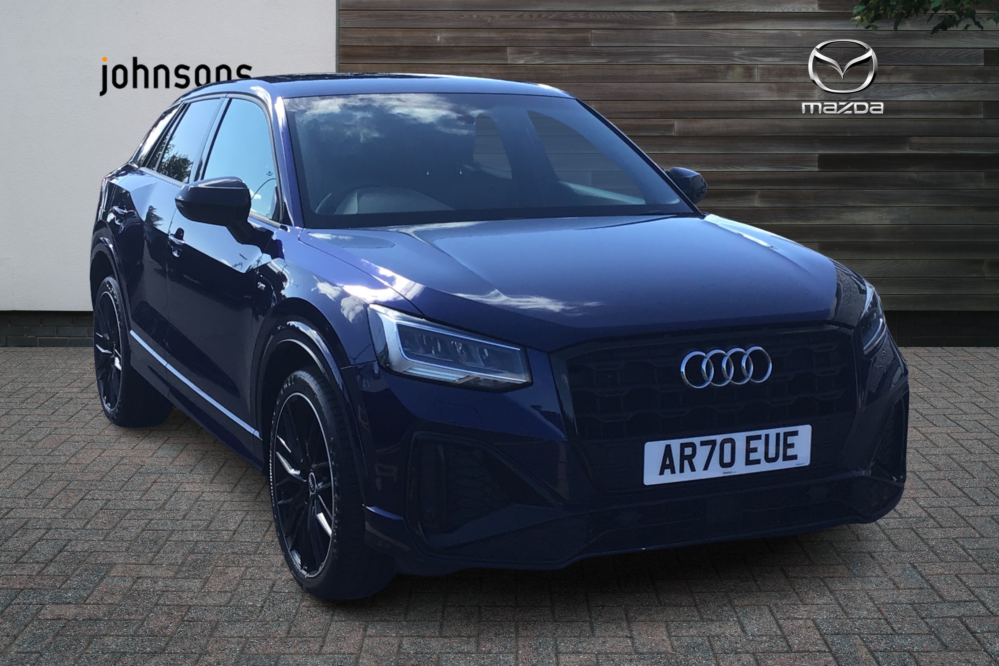 Audi Q2 listing photo