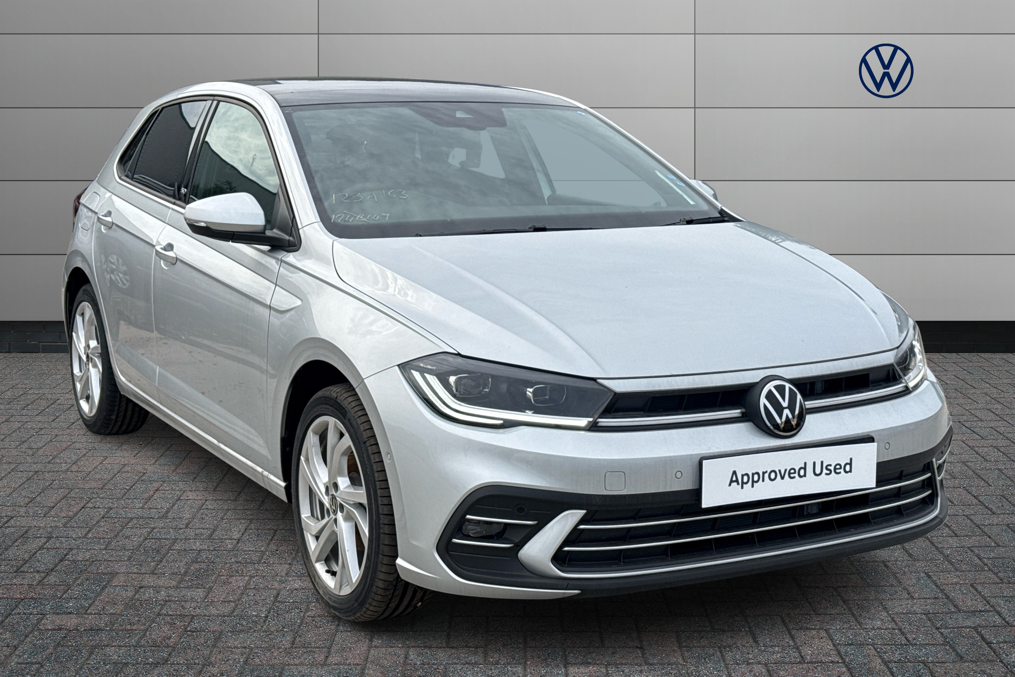 Volkswagen Polo listing photo