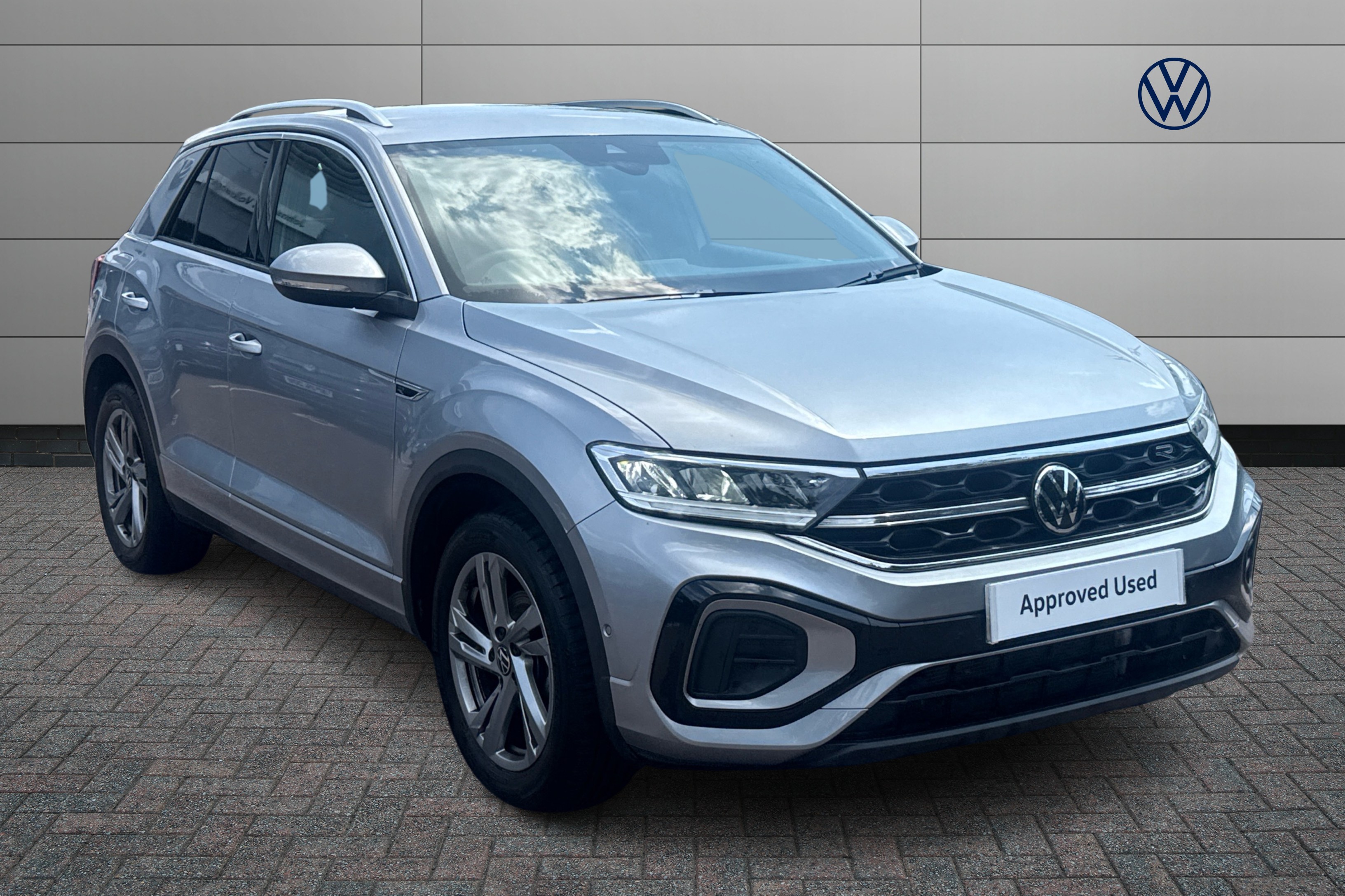 Volkswagen T-Roc listing photo