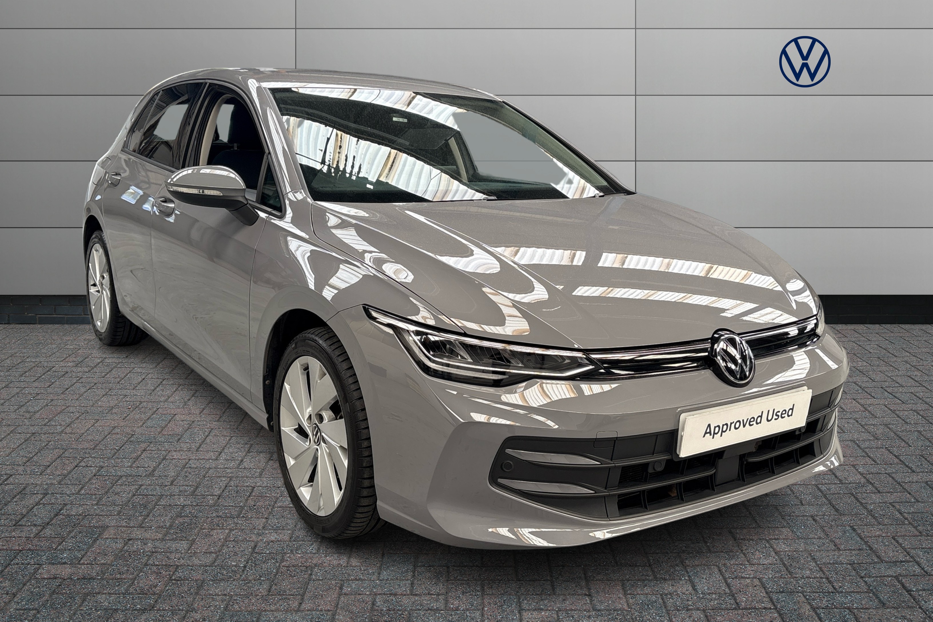Volkswagen Golf listing photo