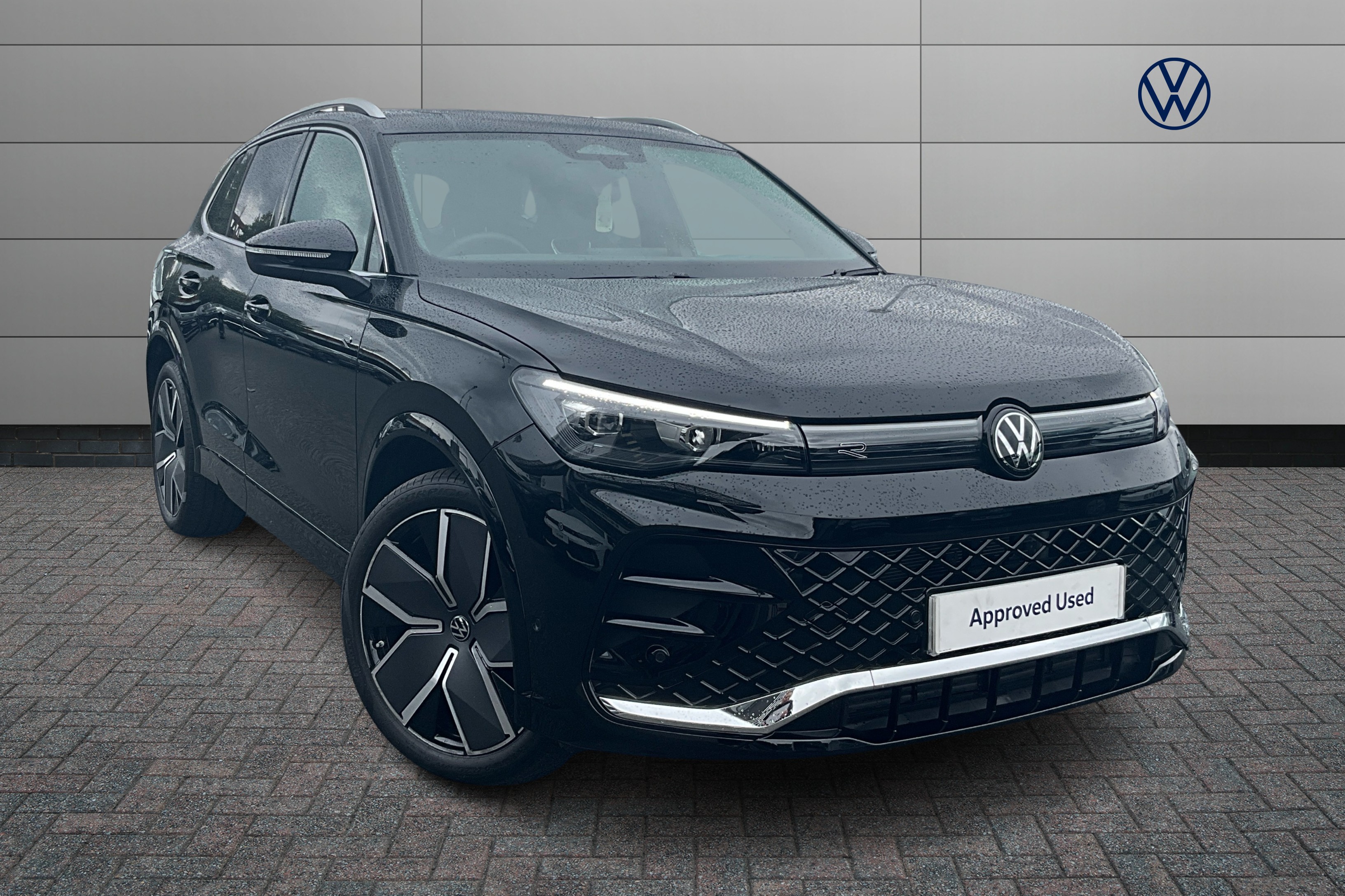 Volkswagen Tiguan listing photo