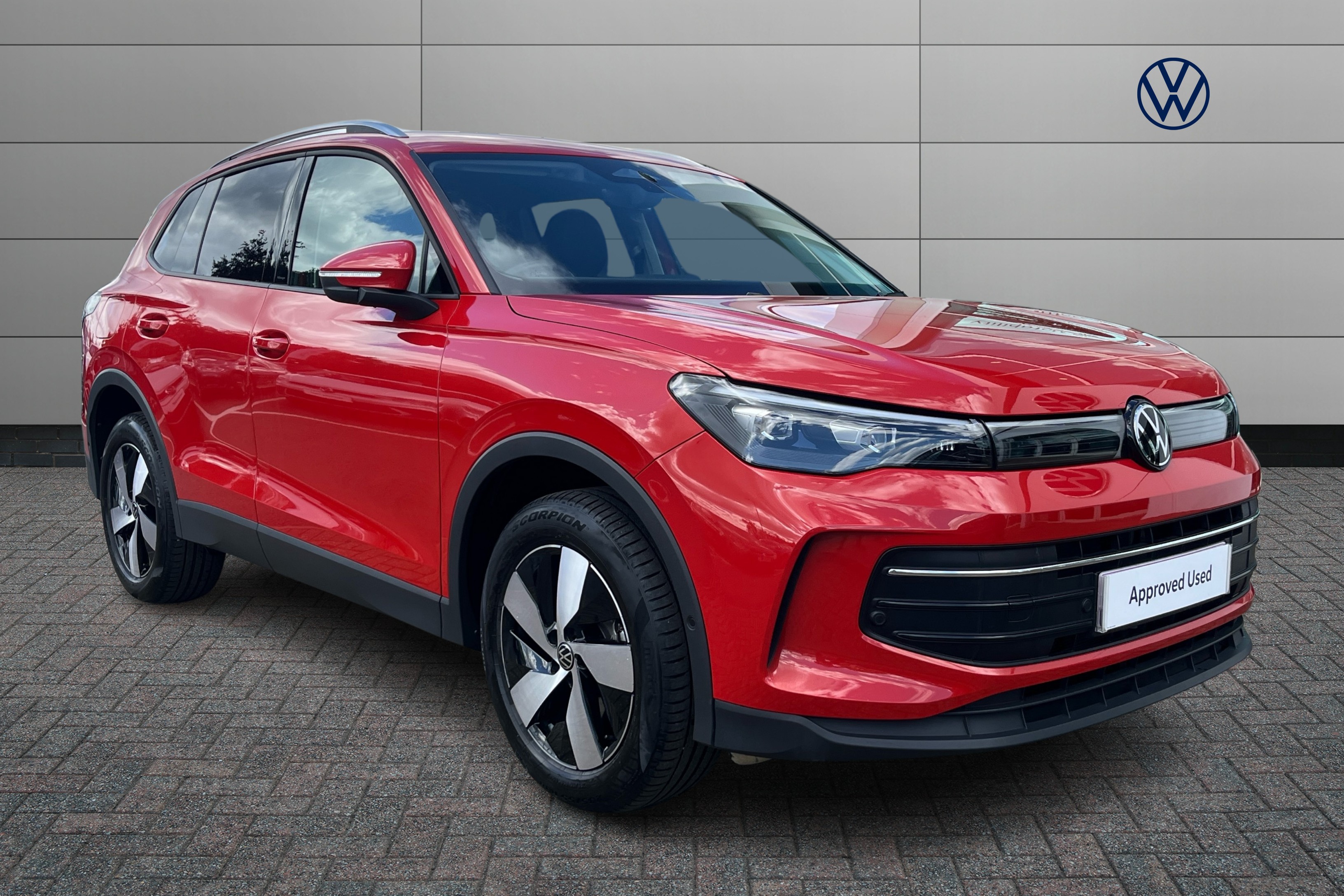 Volkswagen Tiguan listing photo