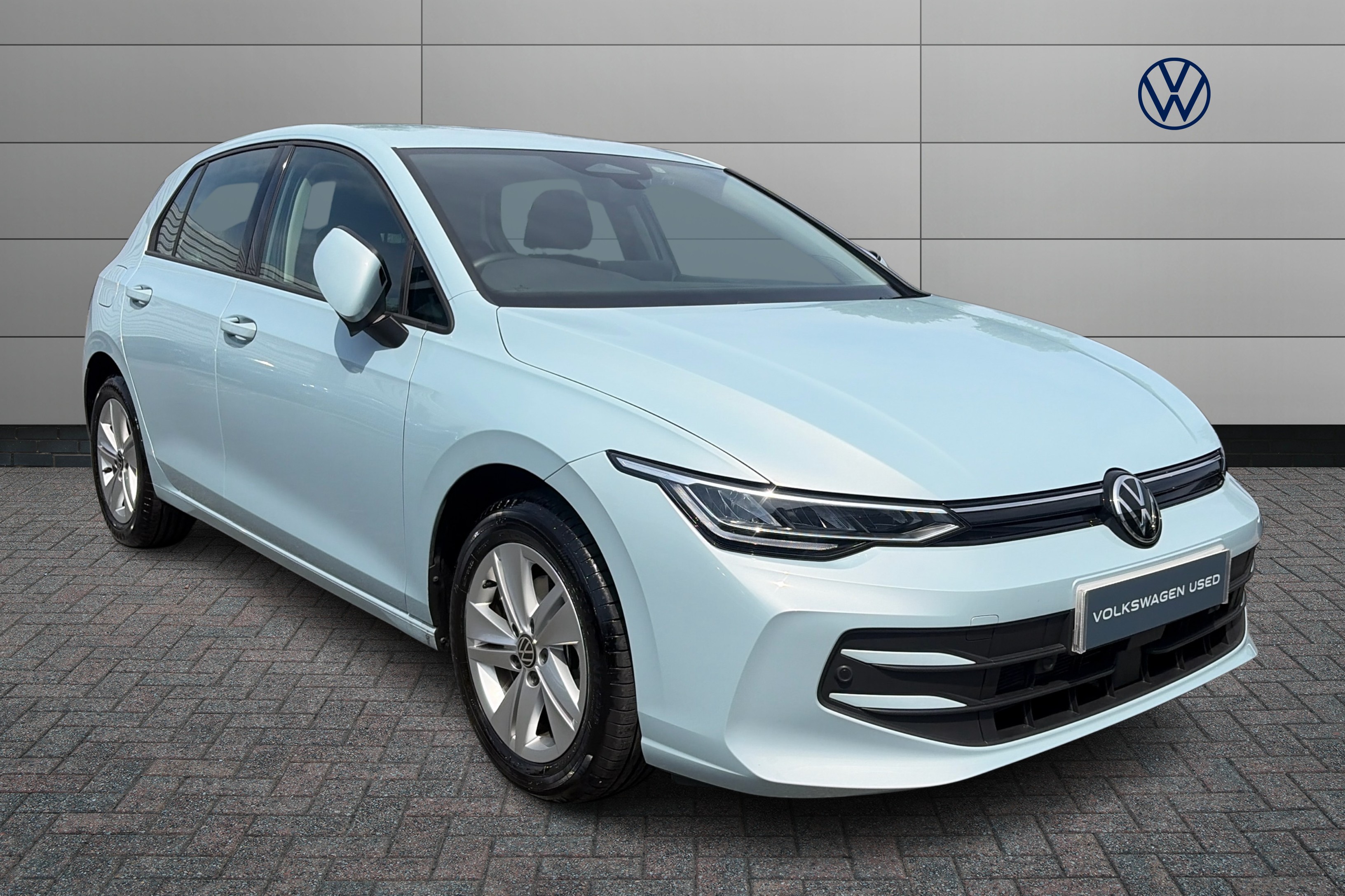 Volkswagen Golf listing photo