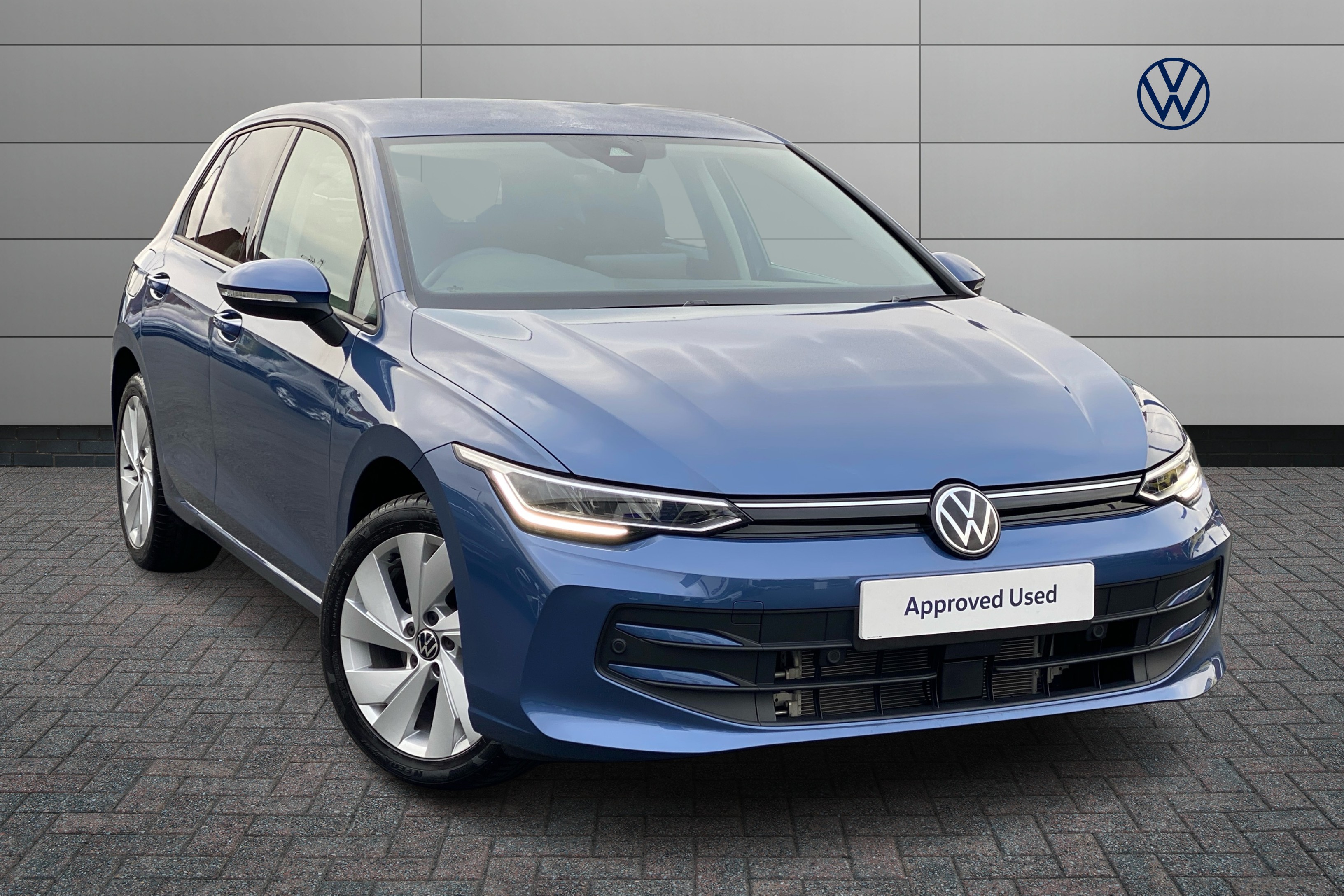 Volkswagen Golf listing photo