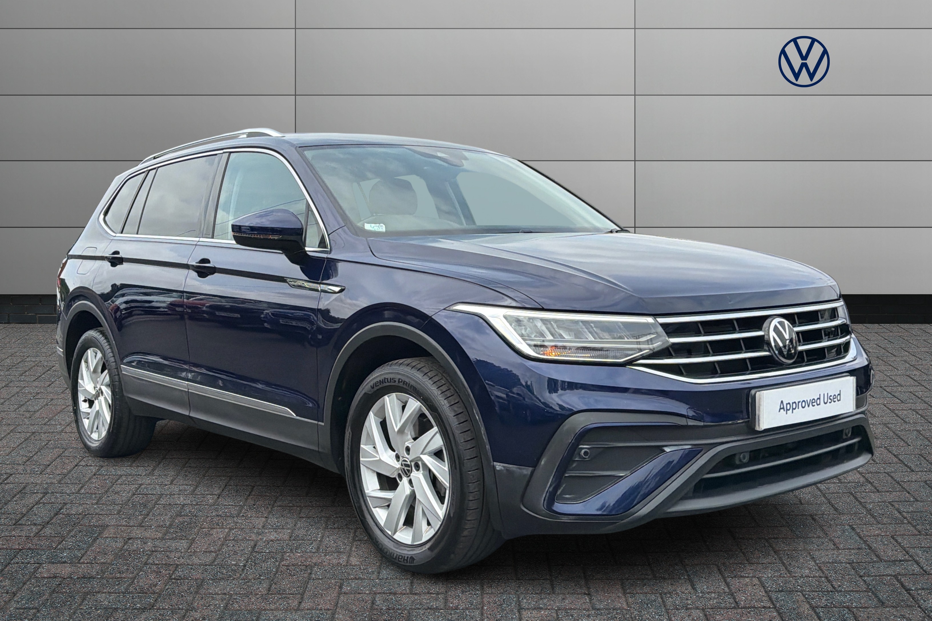 Volkswagen Tiguan Allspace listing photo