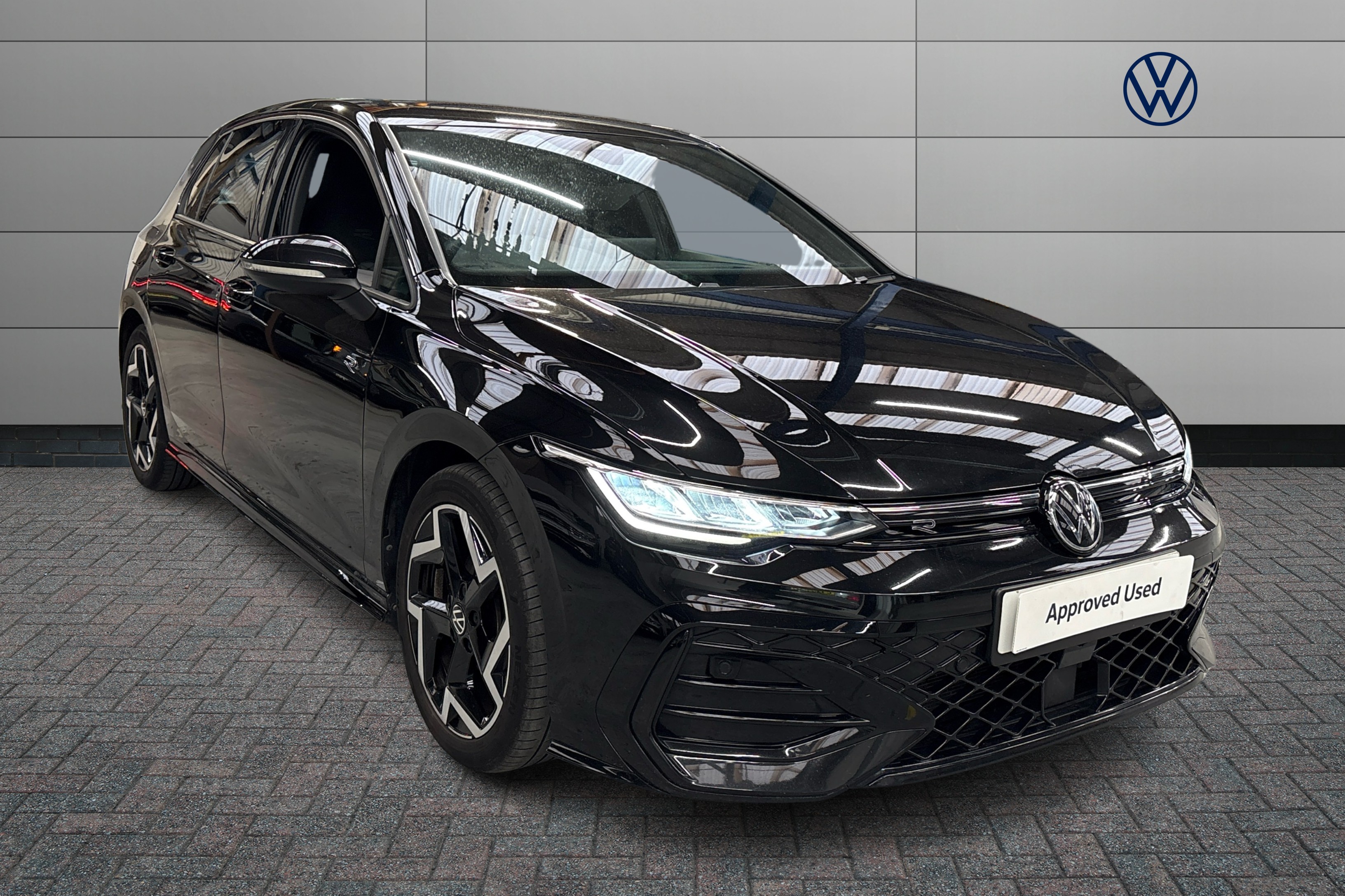 Volkswagen Golf listing photo