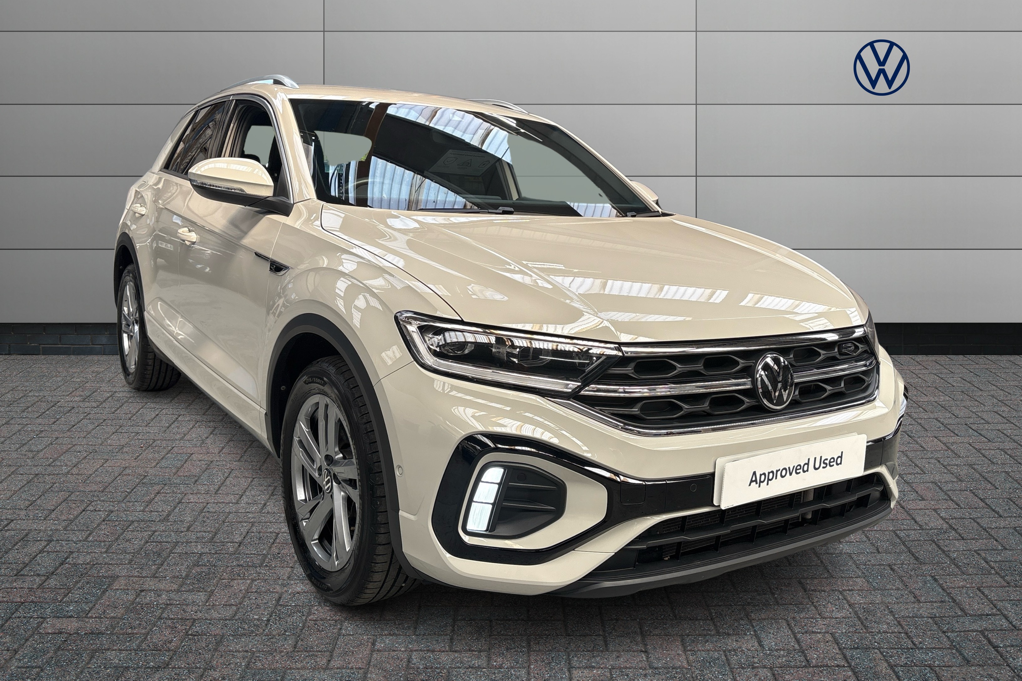 Volkswagen T-Roc listing photo