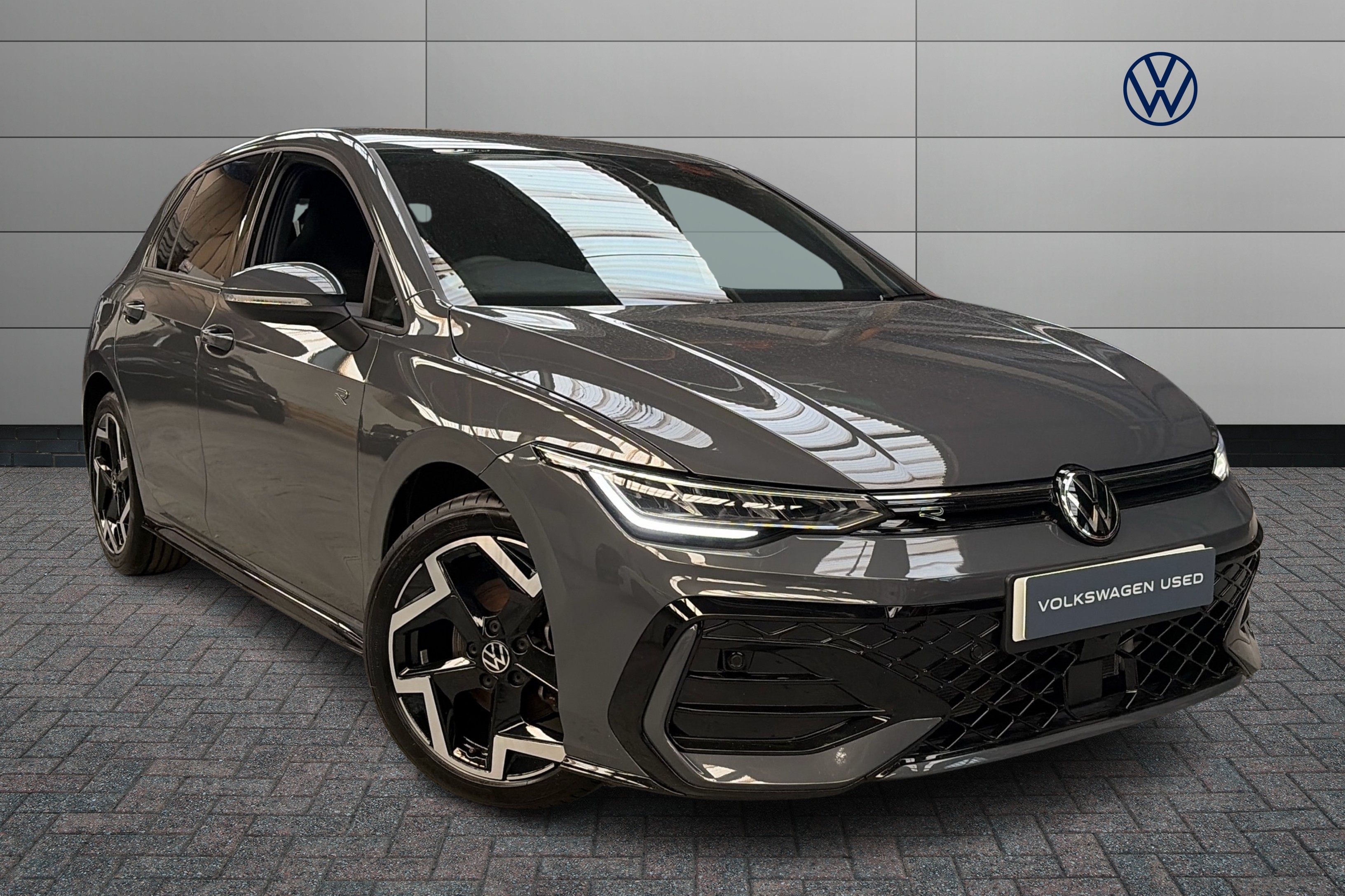 Volkswagen Golf listing photo