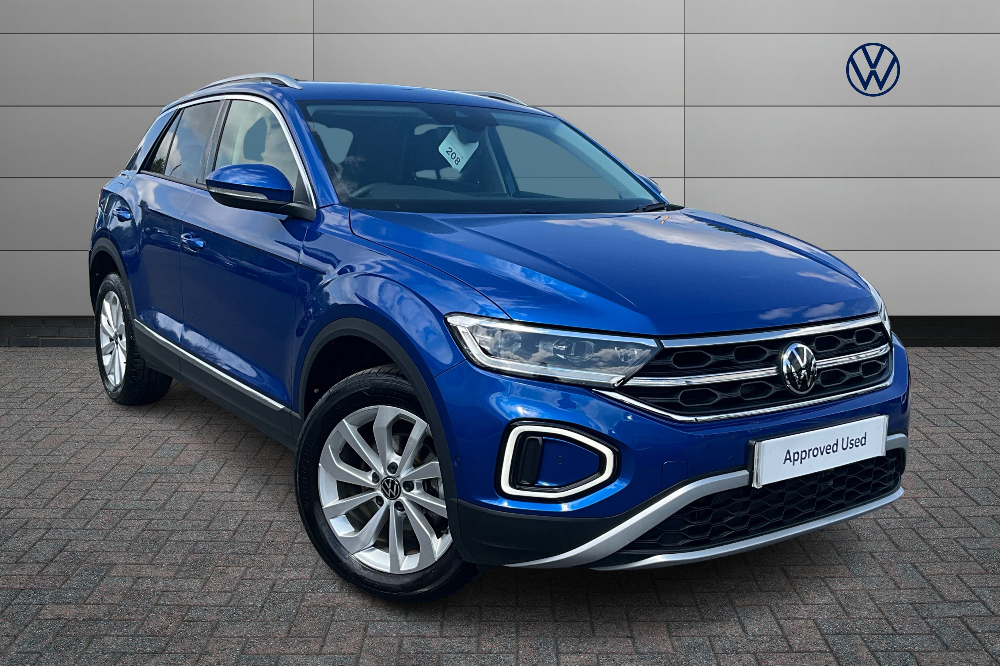 Volkswagen T-Roc listing photo