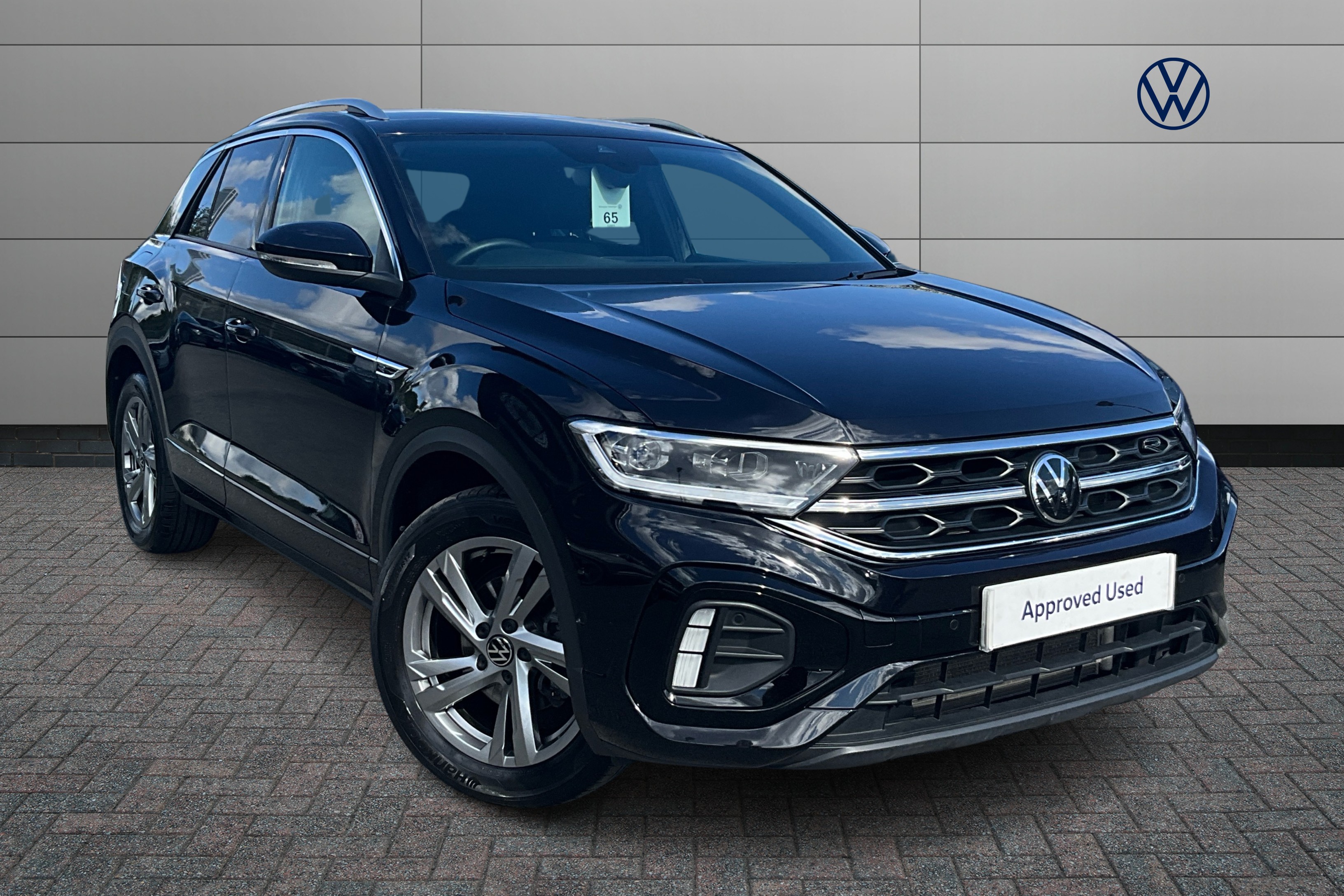 Volkswagen T-Roc listing photo
