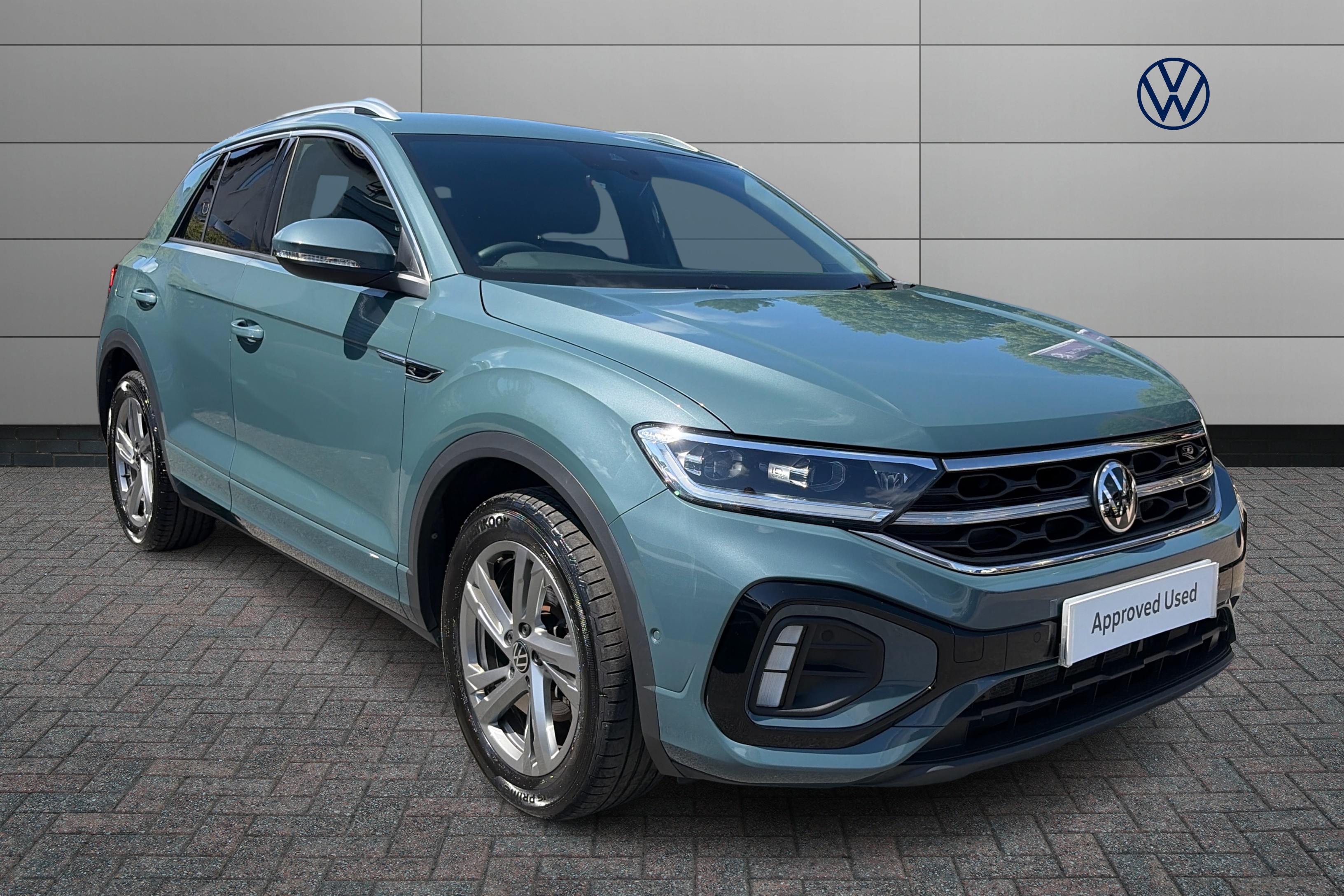 Volkswagen T-Roc listing photo