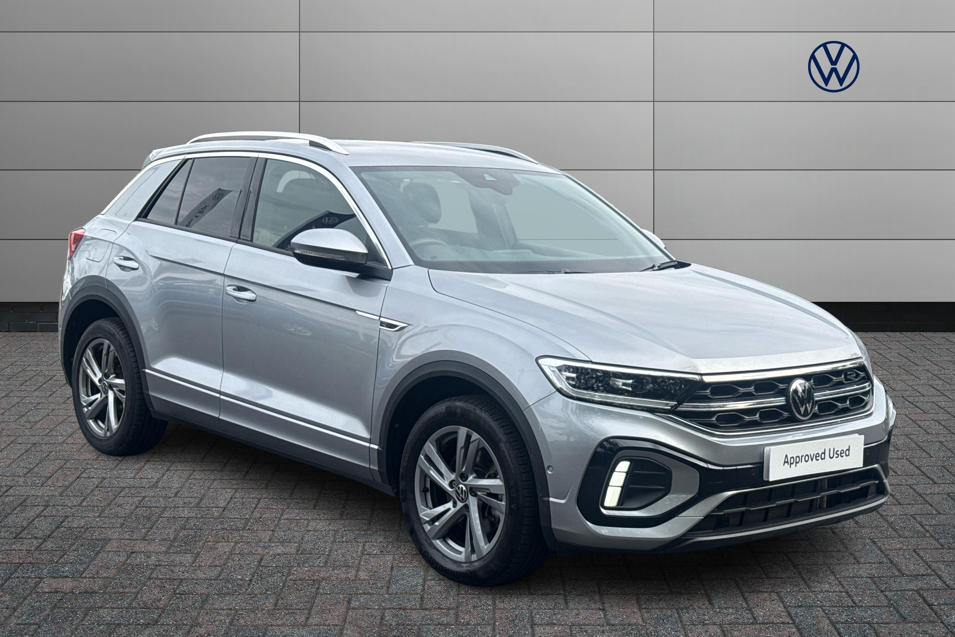 Volkswagen T-Roc listing photo