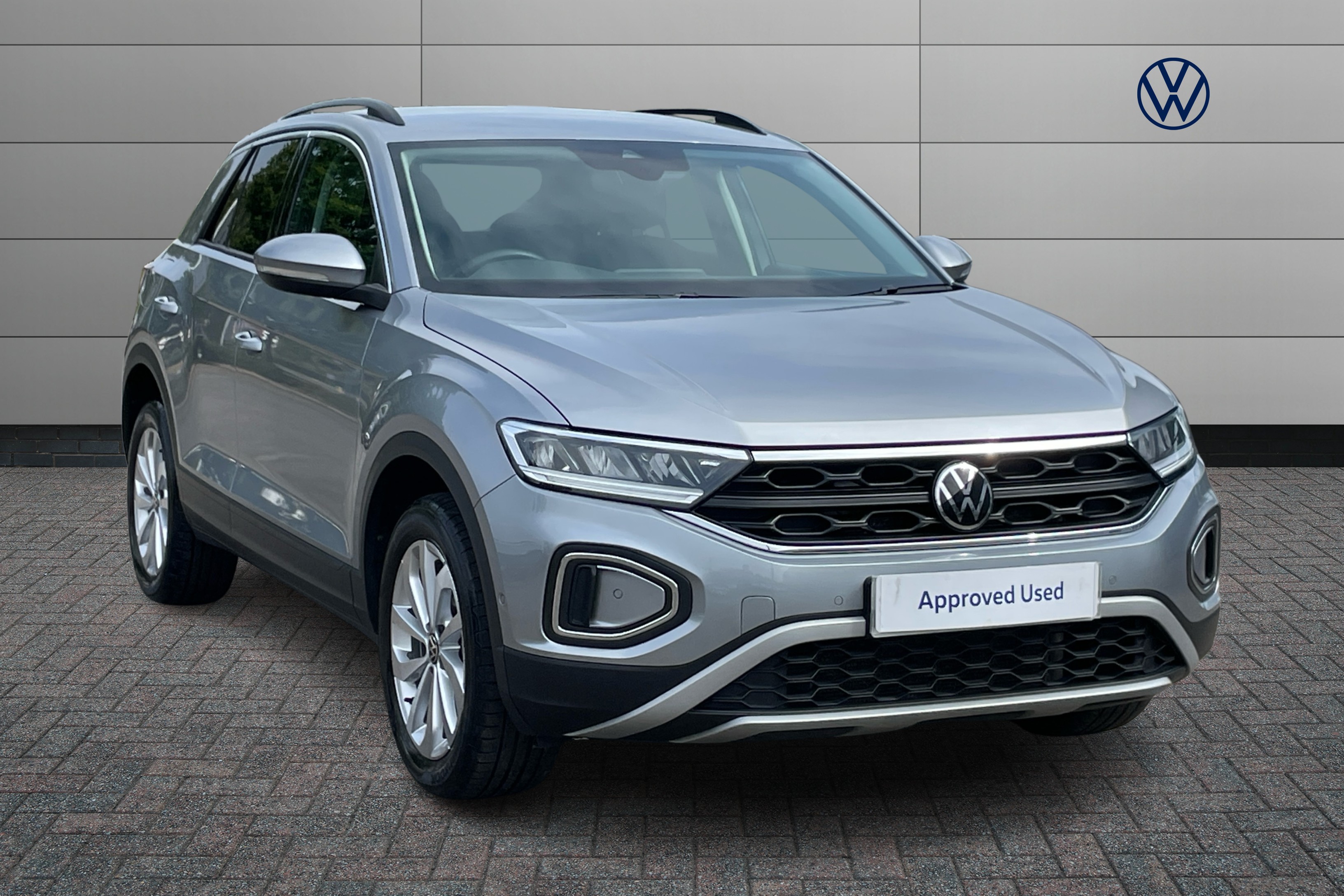 Volkswagen T-Roc listing photo