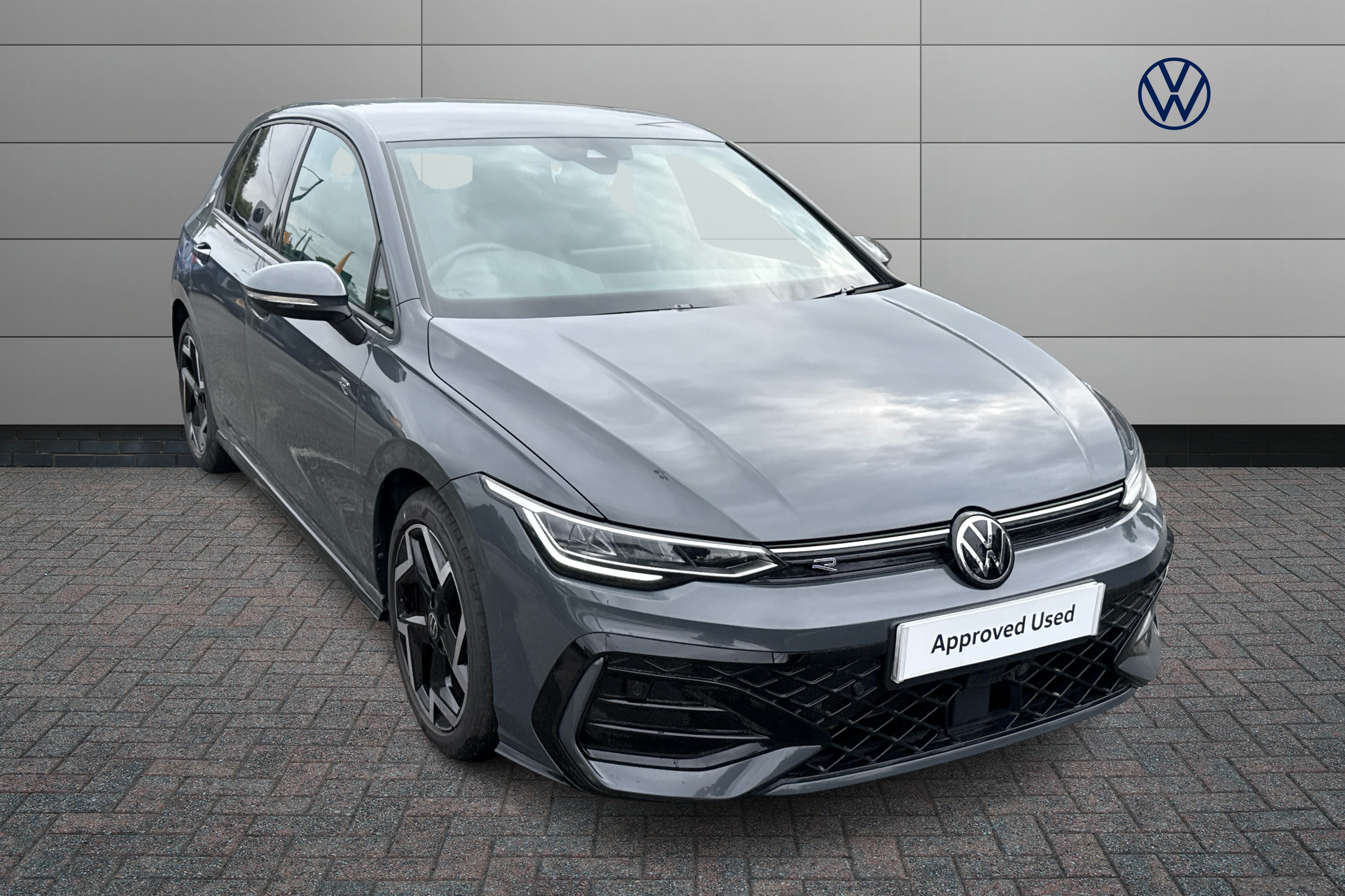 Volkswagen Golf listing photo