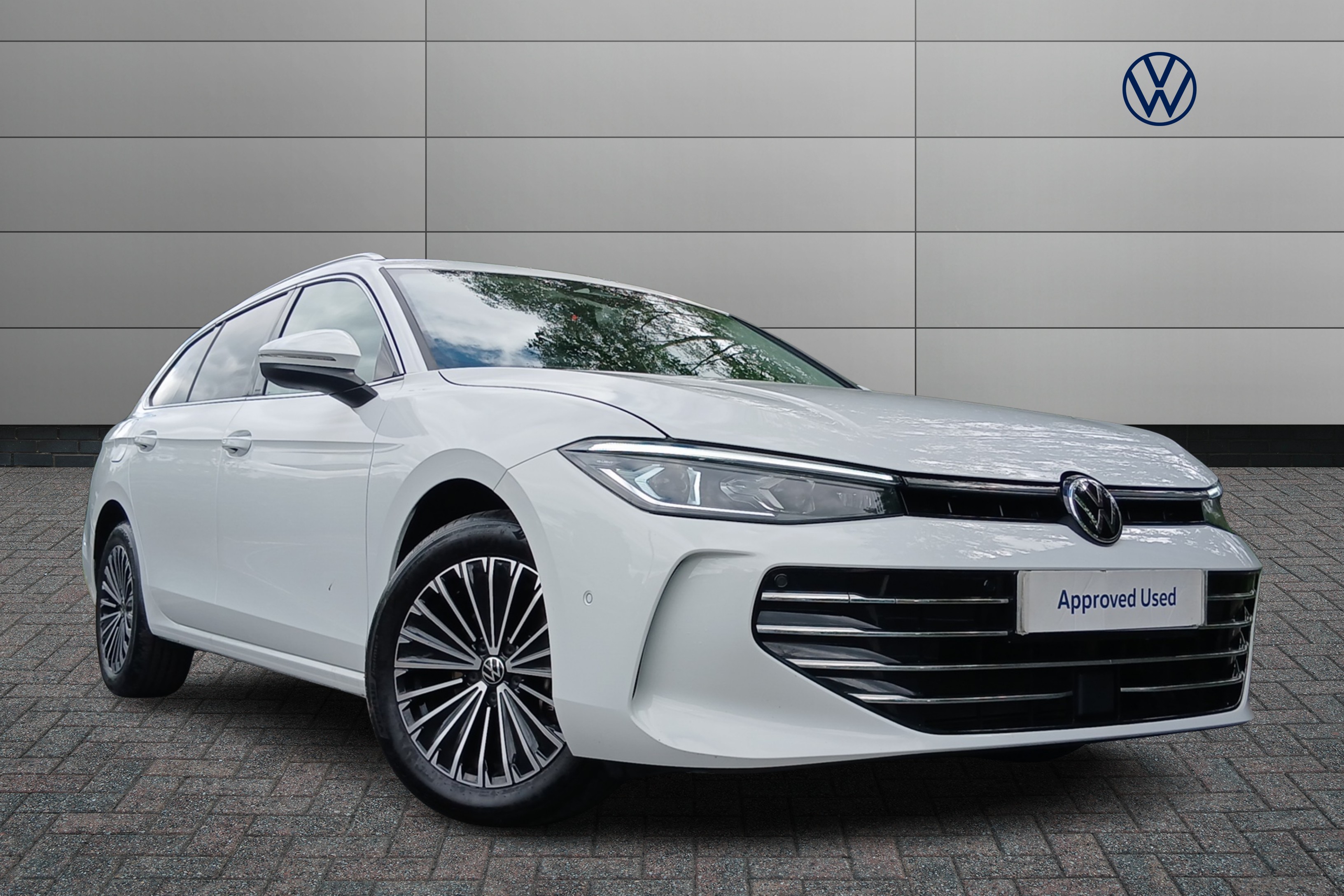Volkswagen Passat listing photo