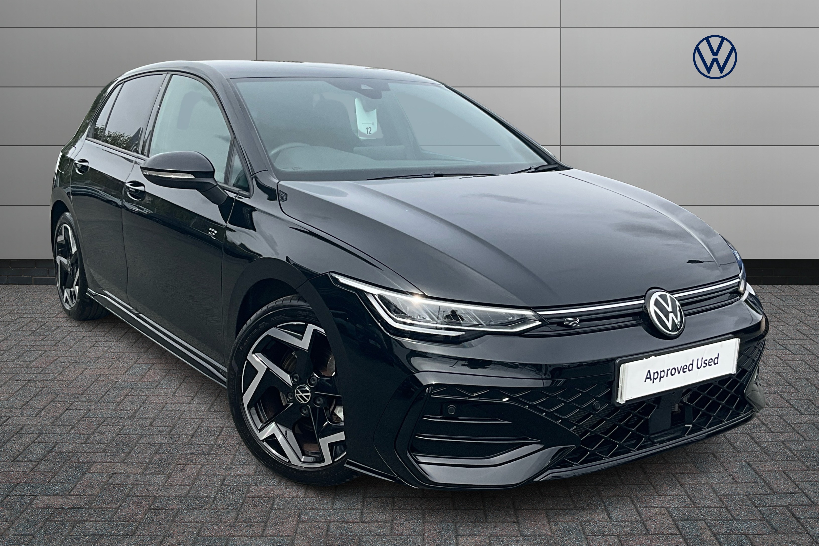 Volkswagen Golf listing photo