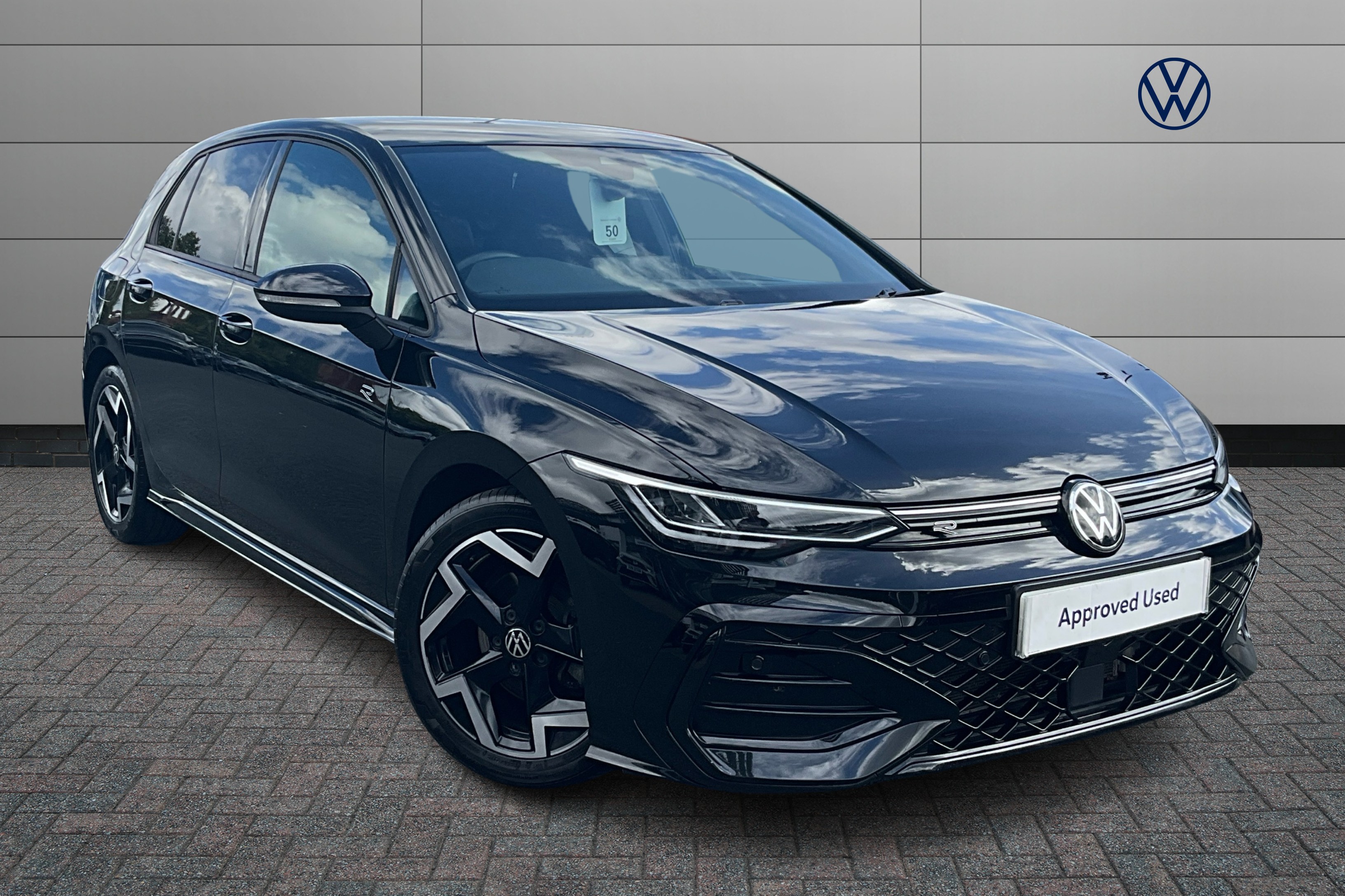 Volkswagen Golf listing photo