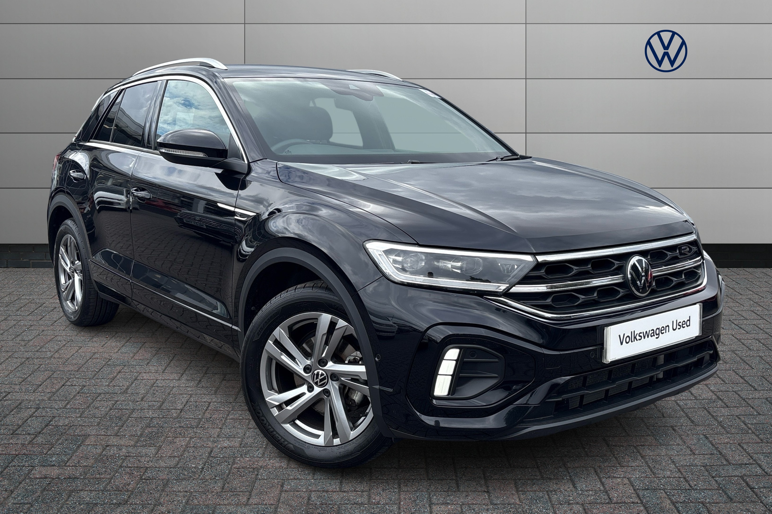 Volkswagen T-Roc listing photo