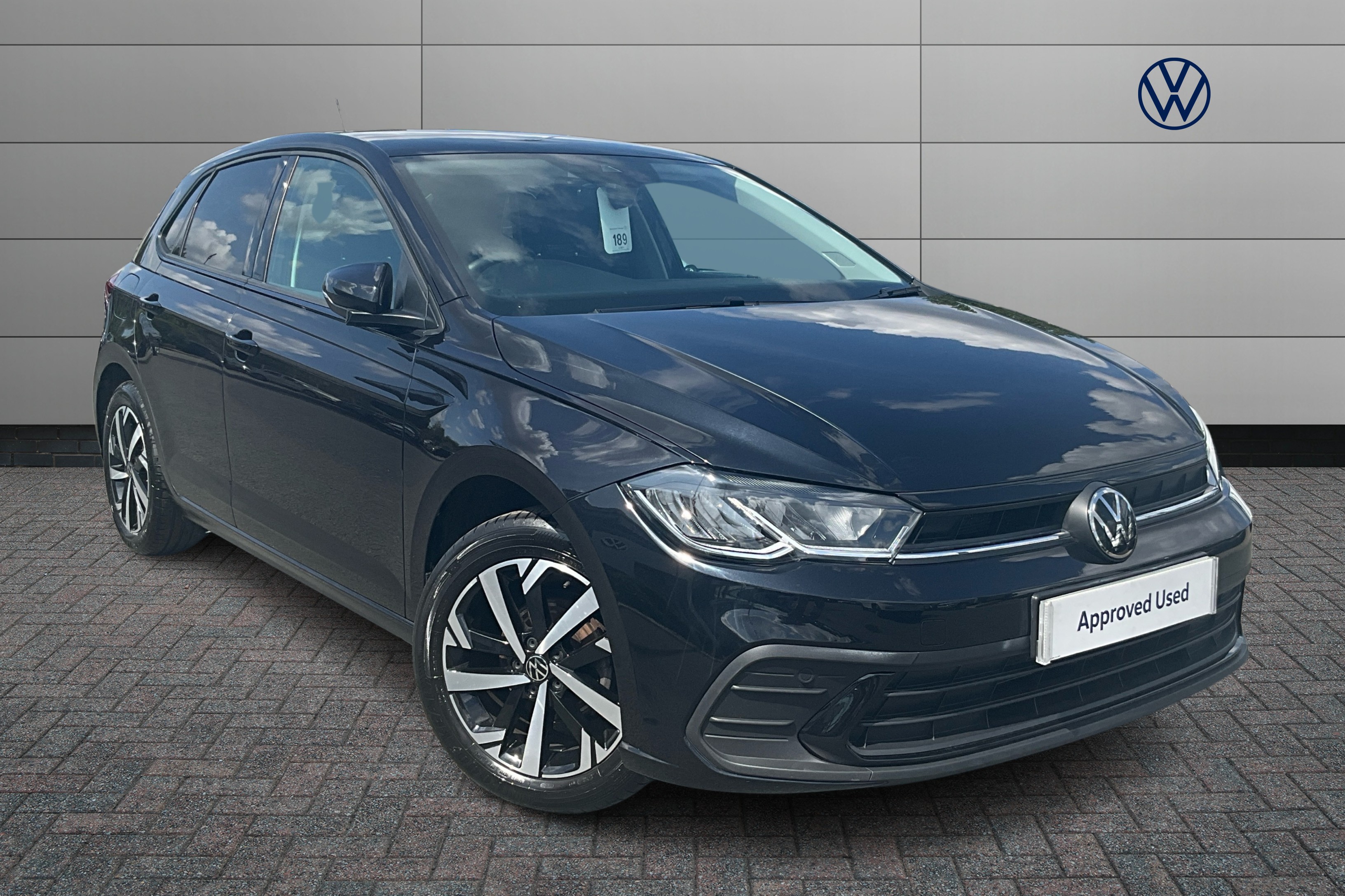 Volkswagen Polo listing photo