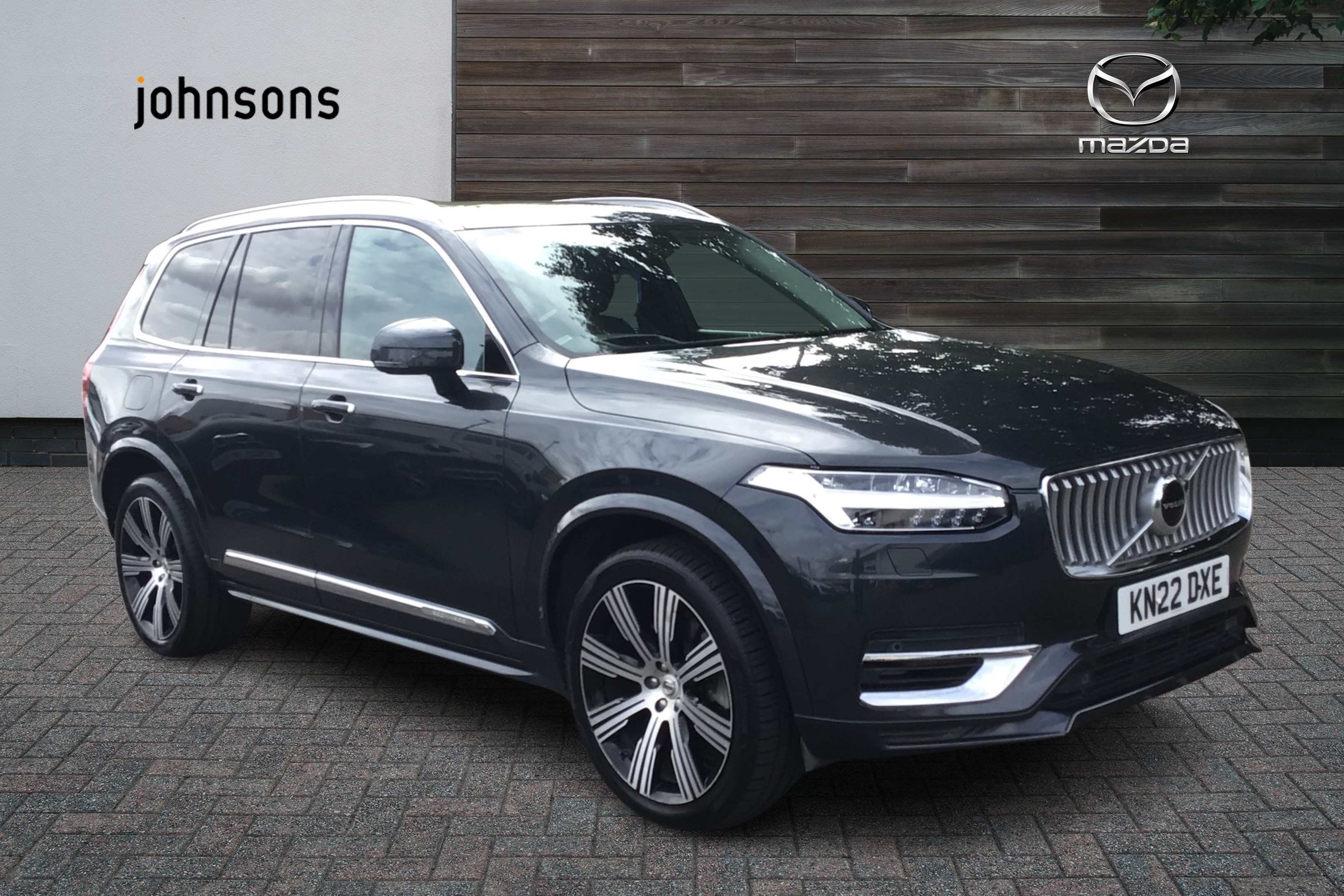 Volvo XC90 listing photo