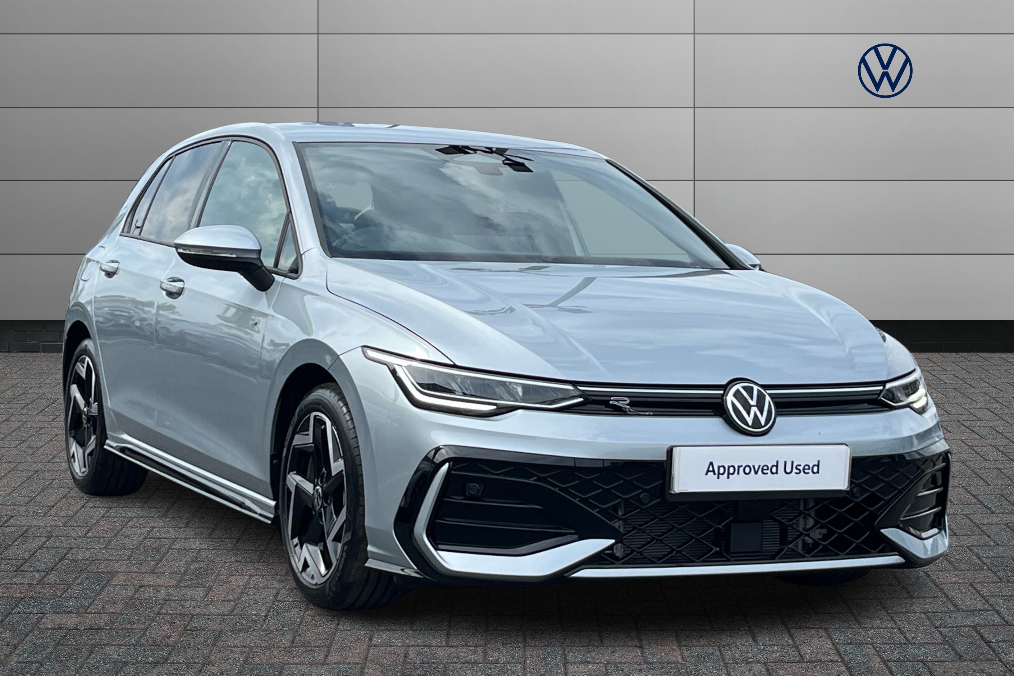 Volkswagen Golf listing photo