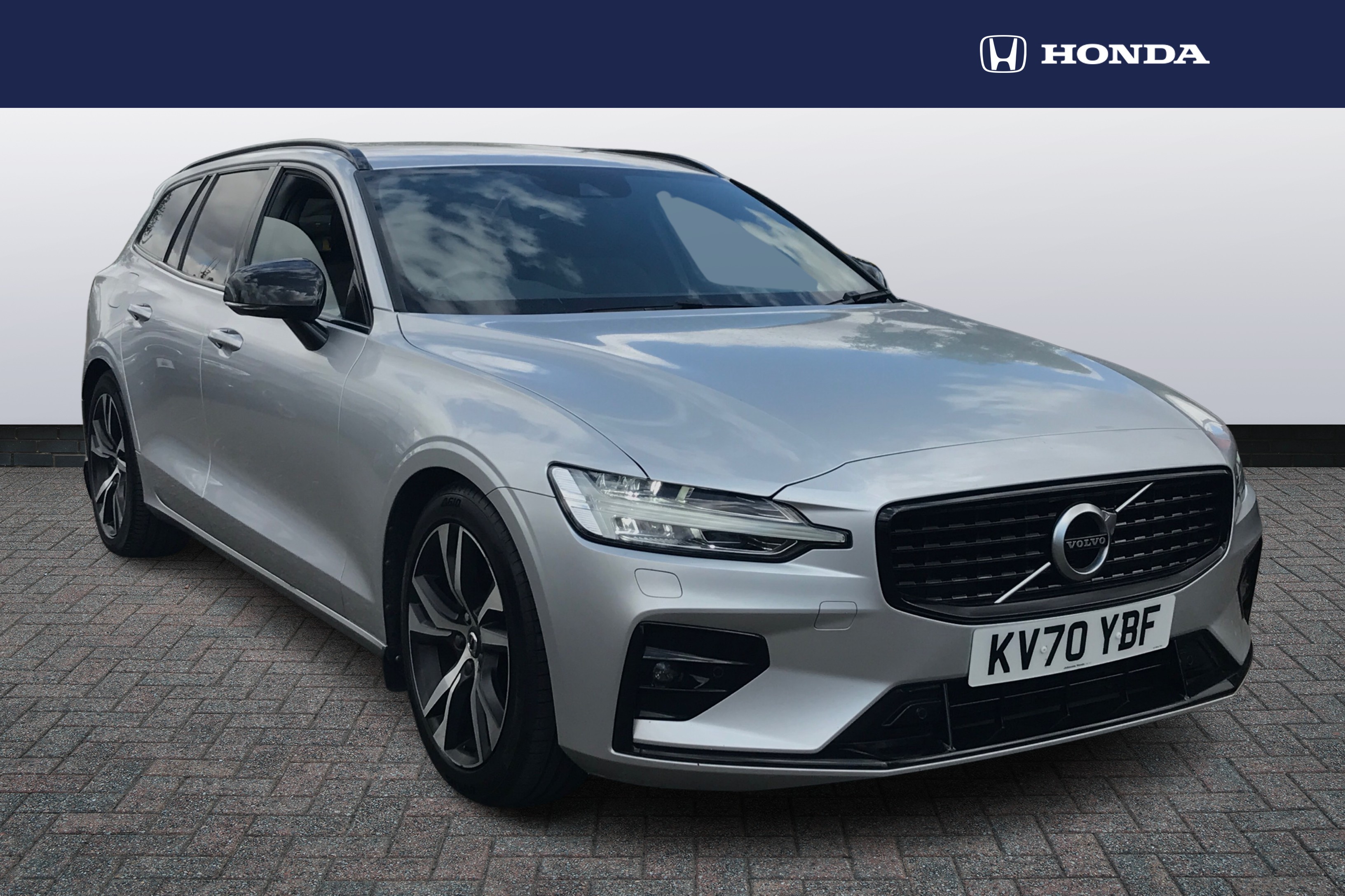 Volvo V60 listing photo