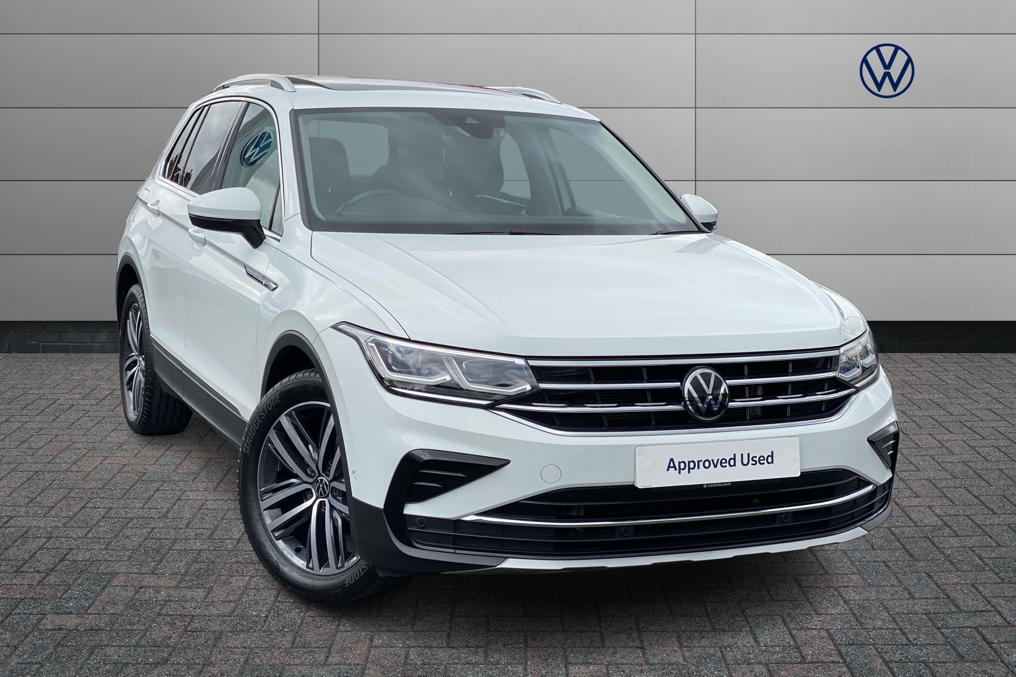 Volkswagen Tiguan listing photo