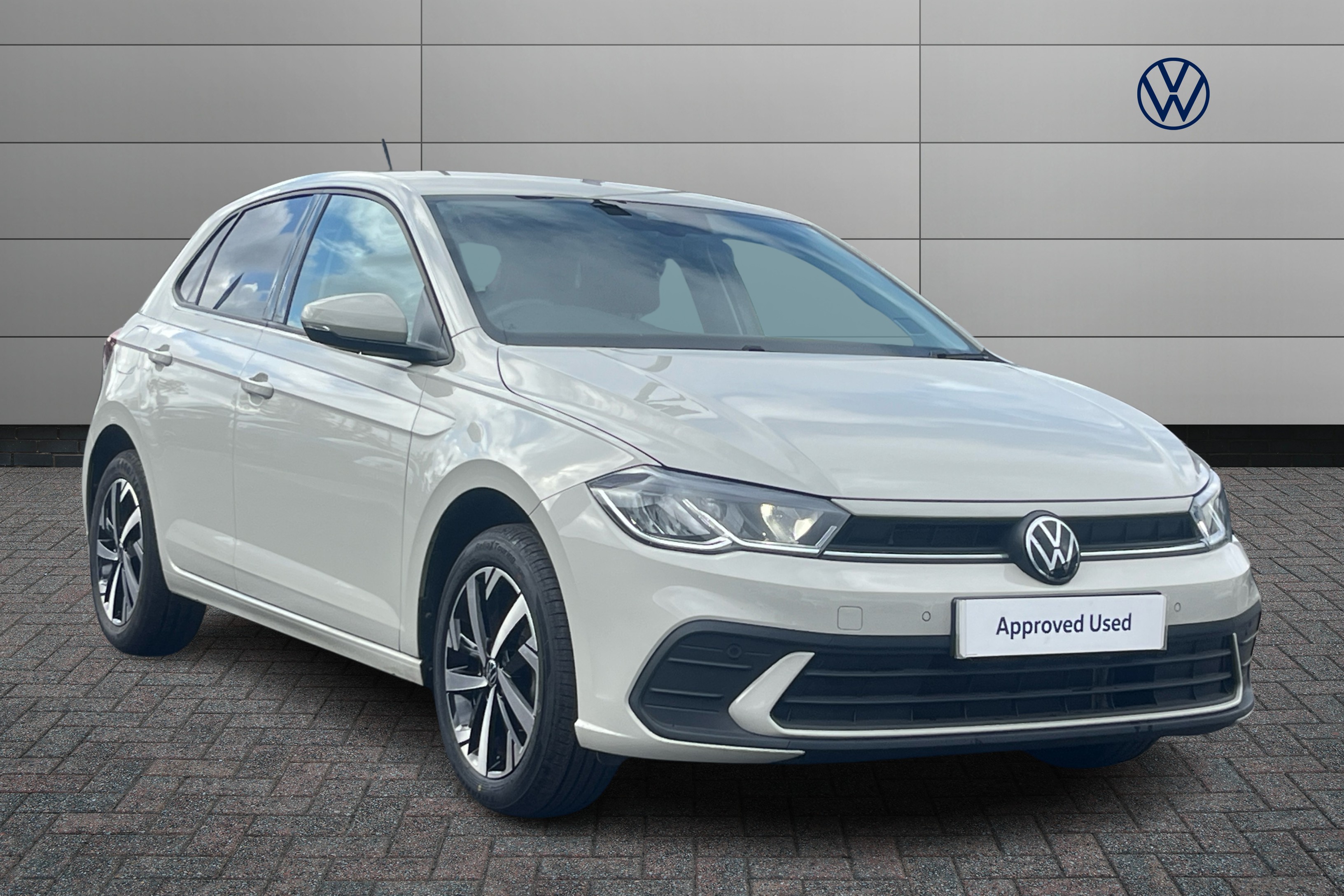 Volkswagen Polo listing photo