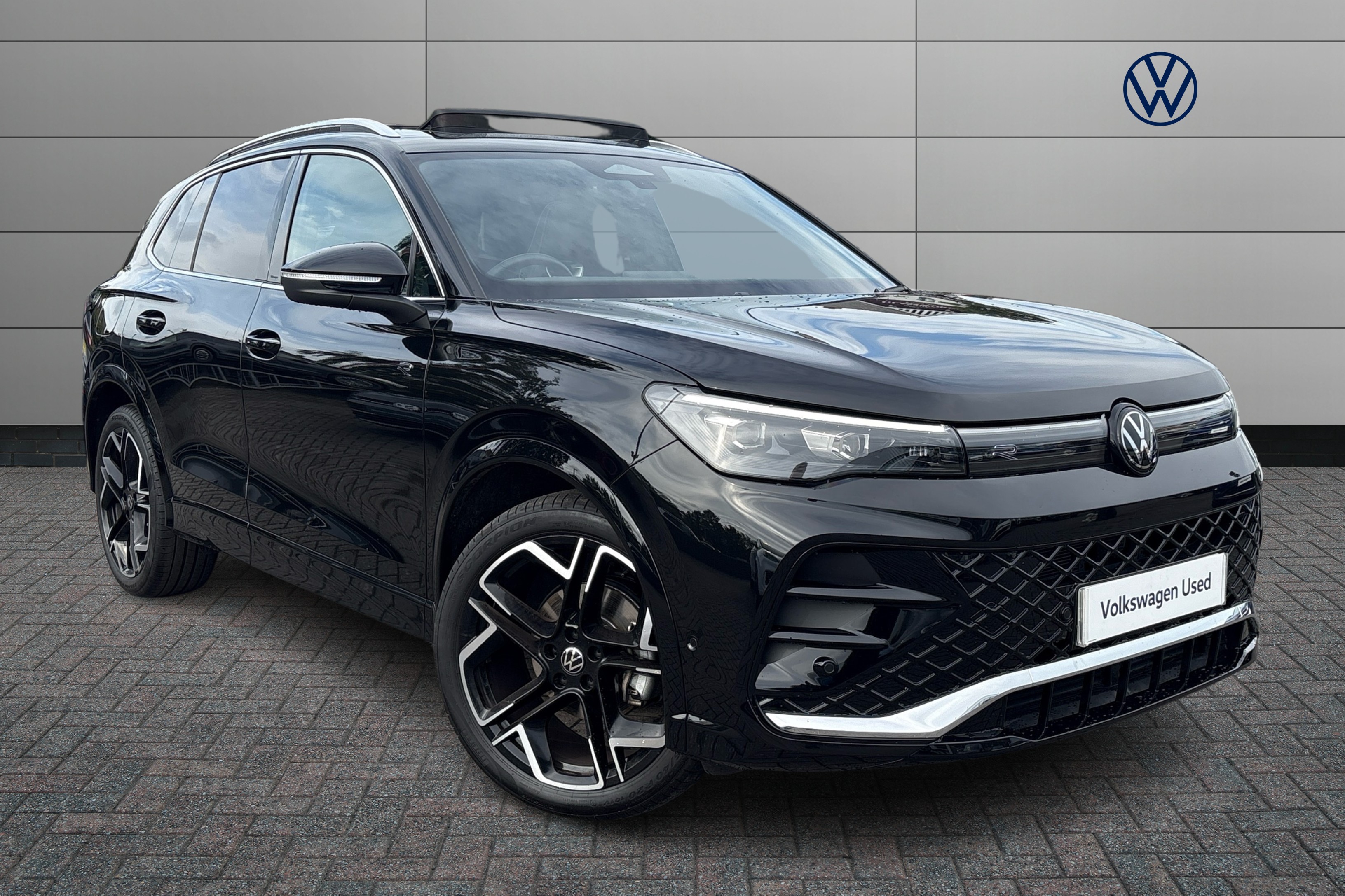 Volkswagen Tiguan listing photo