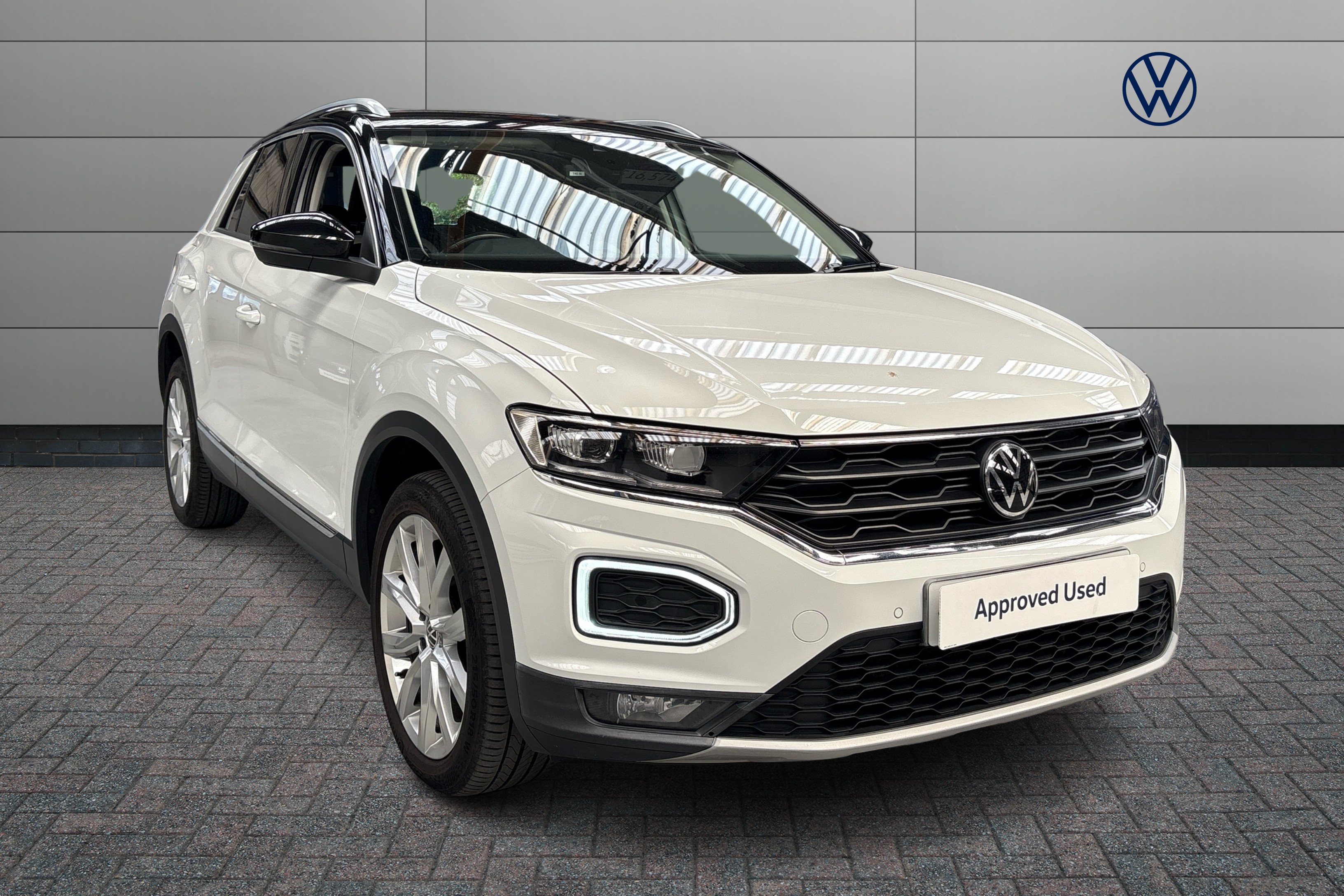 Volkswagen T-Roc listing photo