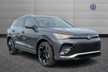None VOLKSWAGEN TIGUAN VOLKSWAGEN TIGUAN R LINE 1.5 TSI EHYBRID 272 PS 6 SPEED DSG... photo