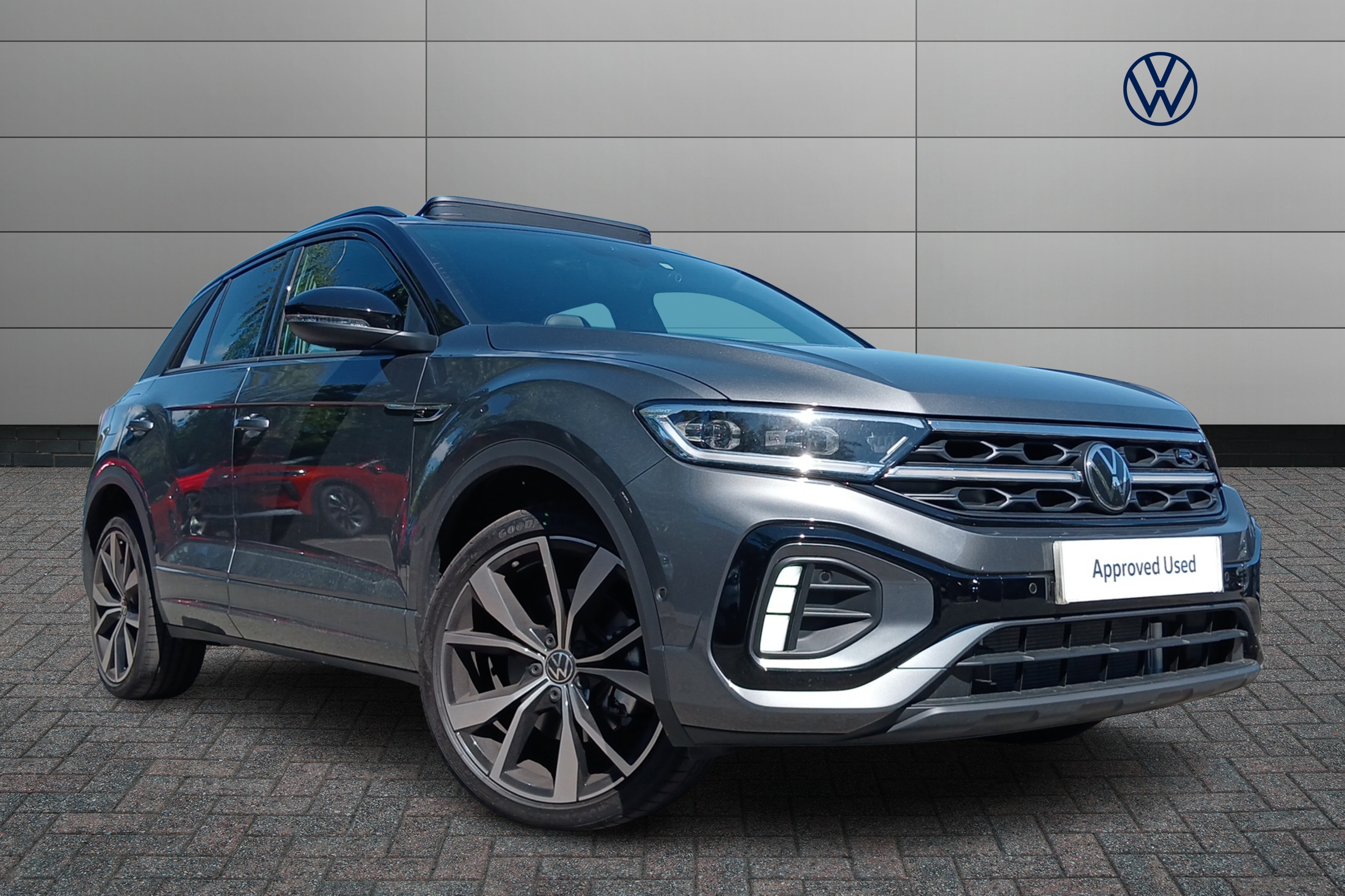 Volkswagen T-Roc listing photo