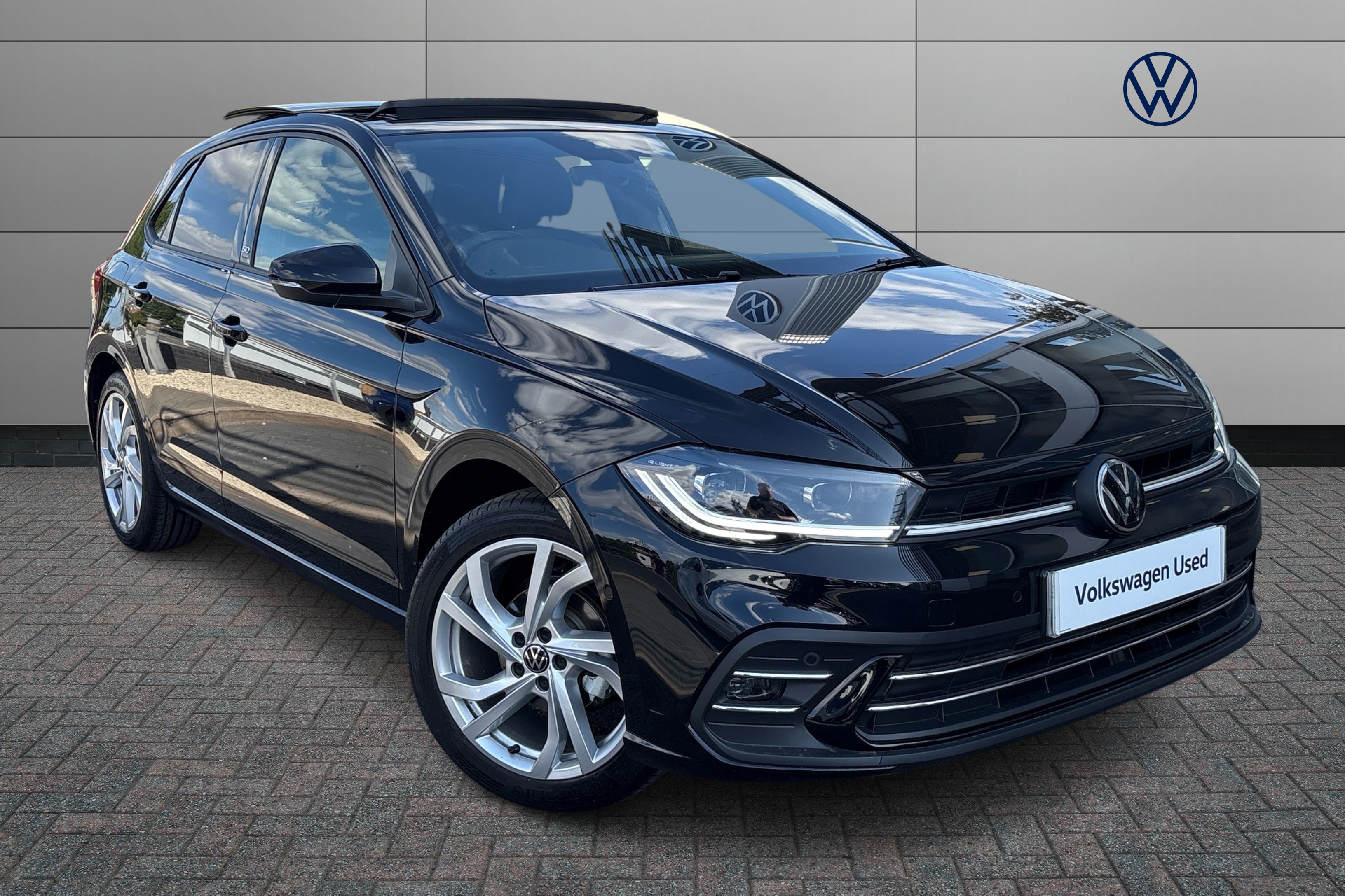 Volkswagen Polo listing photo